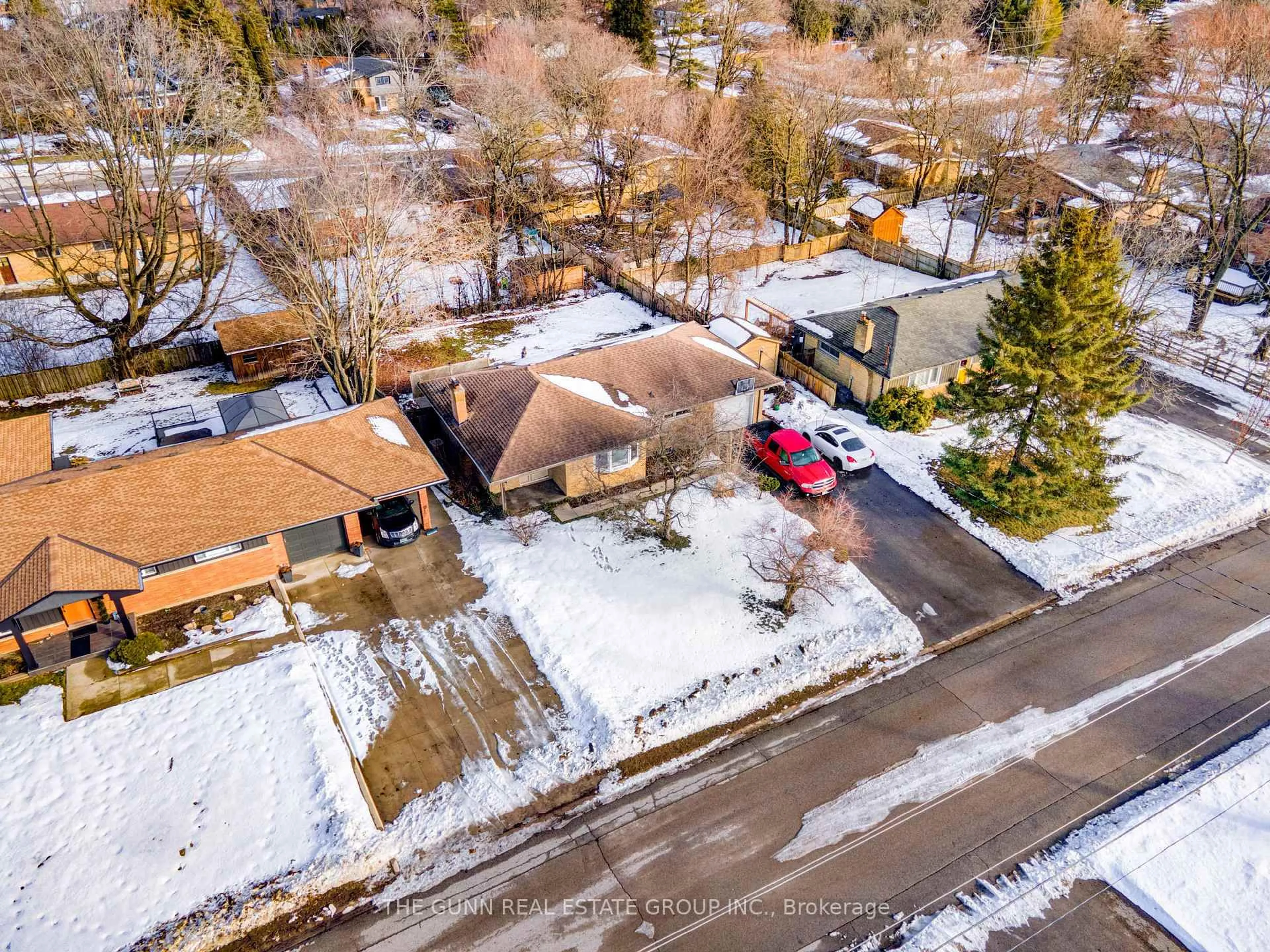A pic from outside/outdoor area/front of a property/back of a property/a pic from drone, street for 493 Cypress Ave, London North Ontario N6H 3R4