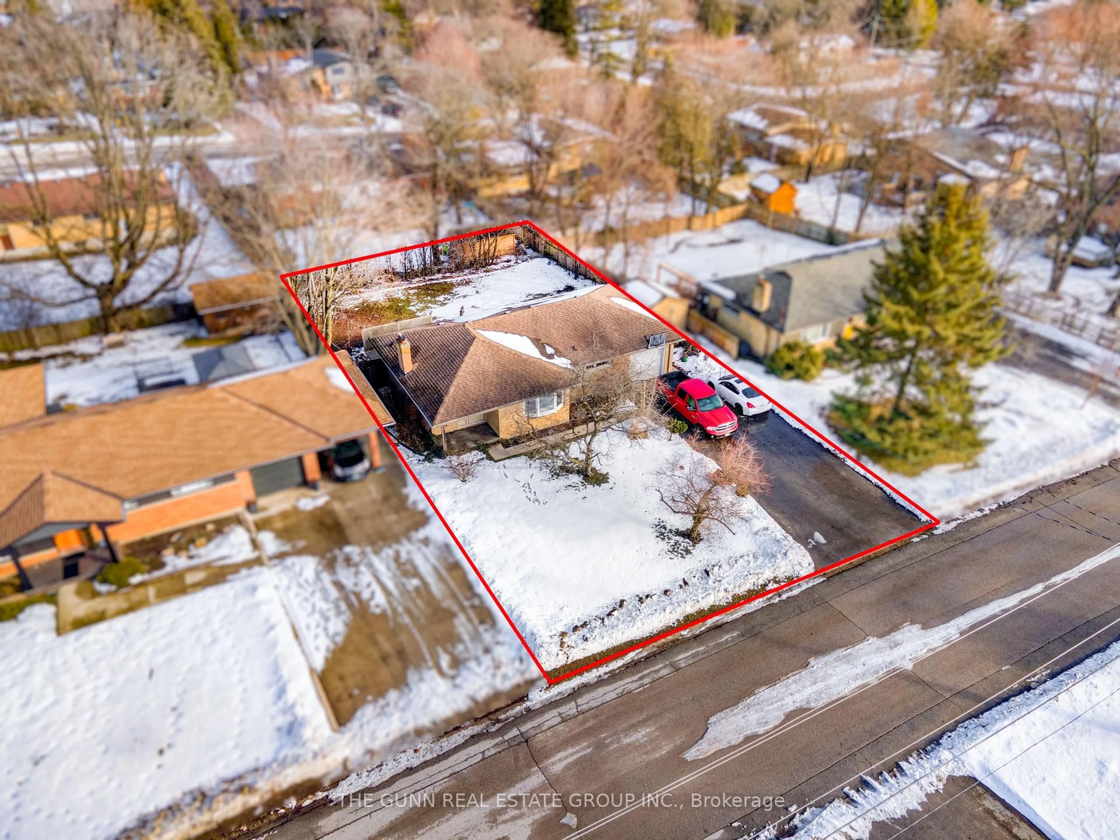 A pic from outside/outdoor area/front of a property/back of a property/a pic from drone, street for 493 Cypress Ave, London North Ontario N6H 3R4