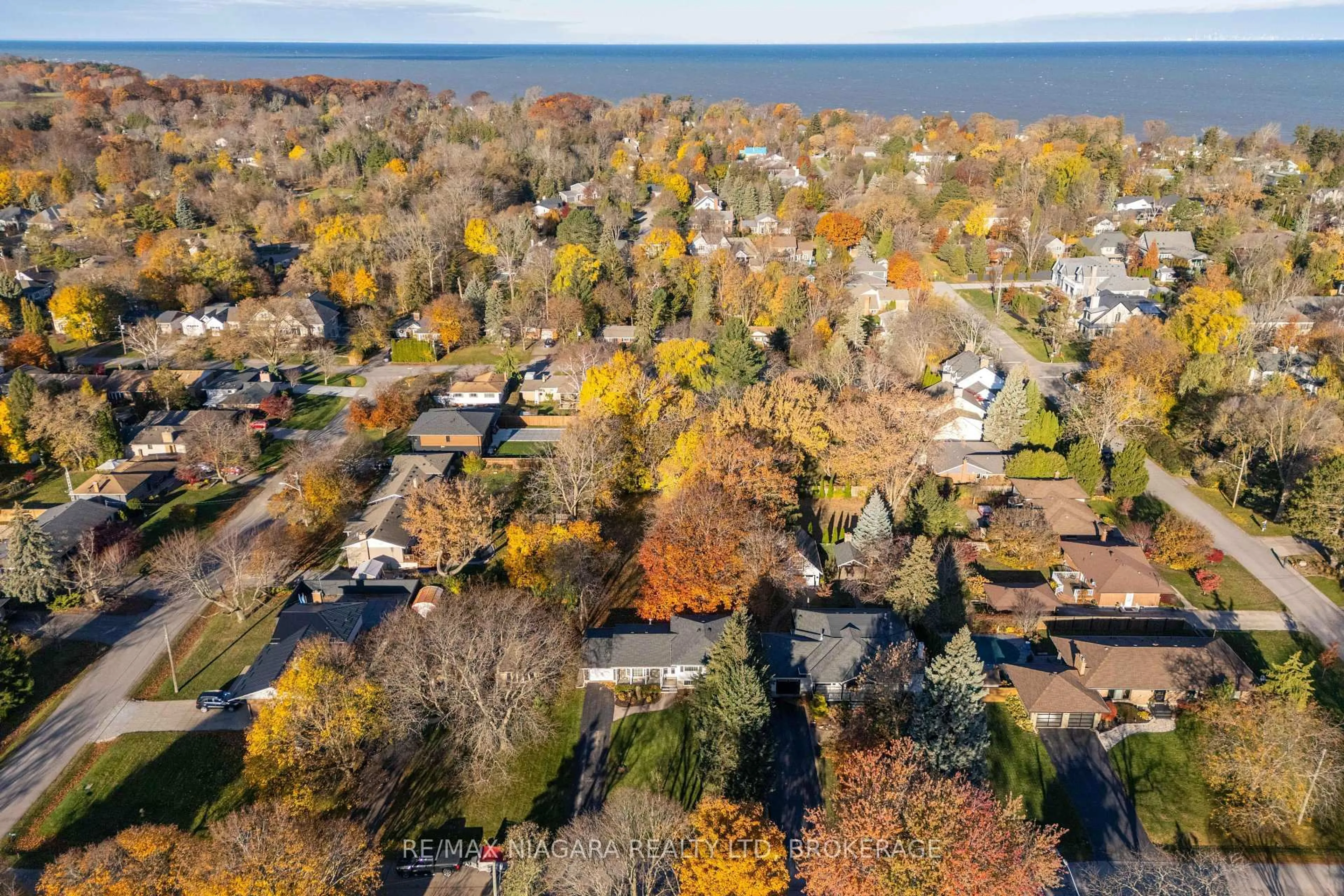 A pic from outside/outdoor area/front of a property/back of a property/a pic from drone, street for 315 Butler St, Niagara-on-the-Lake Ontario L0S 1J0