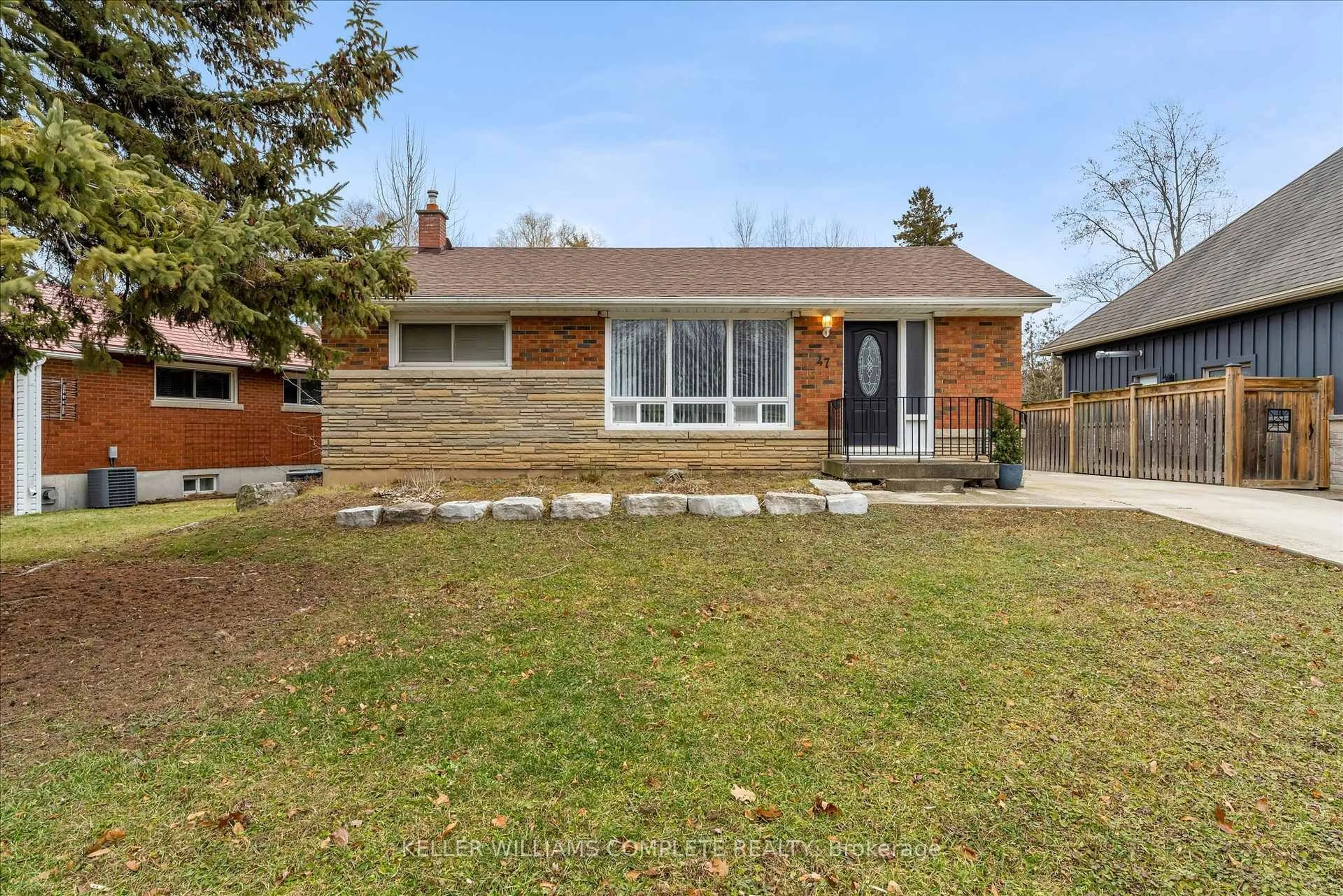 Home with brick exterior material, street for 47 BATTLEFIELD Dr, Hamilton Ontario L8G 1V1