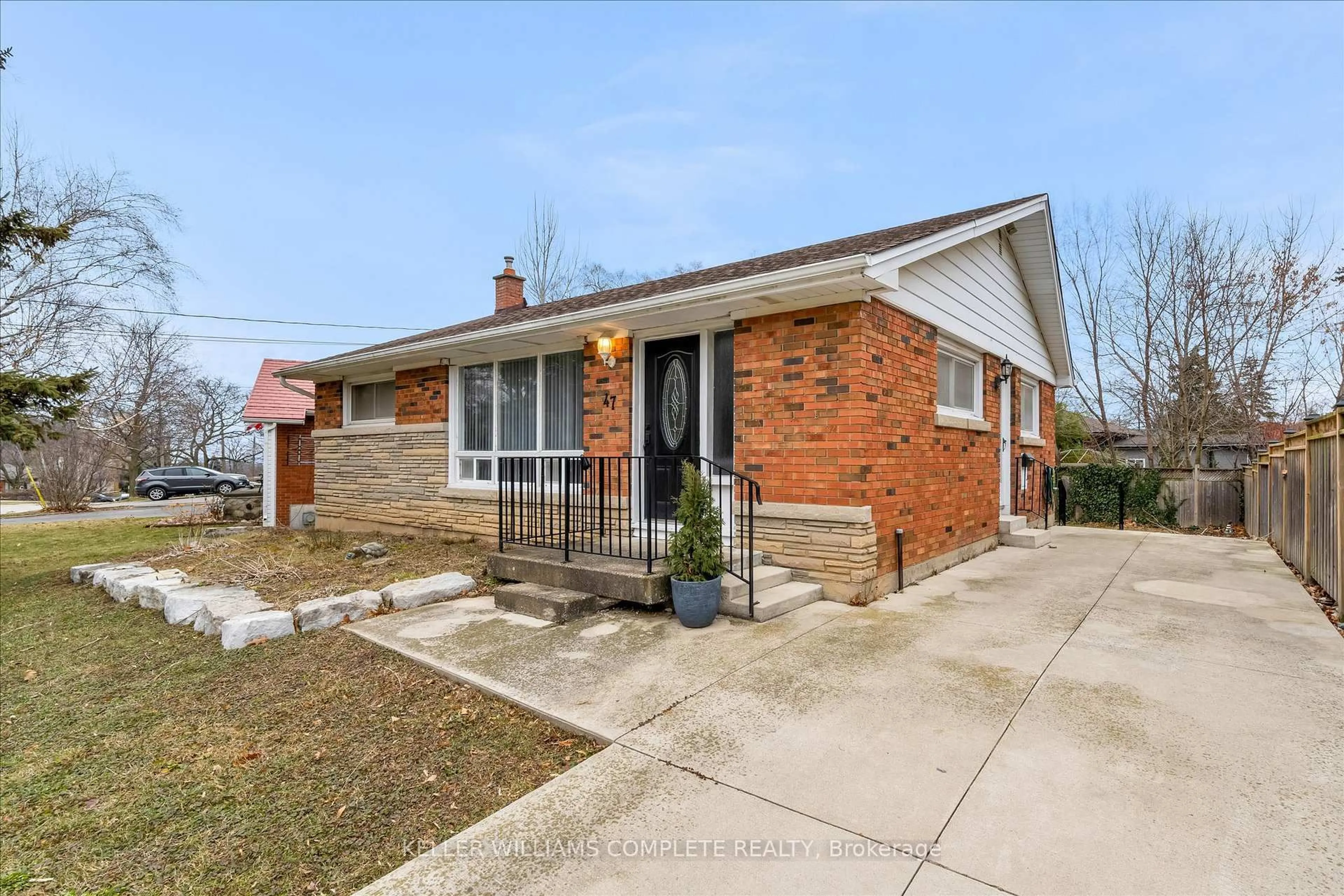 Home with brick exterior material, street for 47 BATTLEFIELD Dr, Hamilton Ontario L8G 1V1