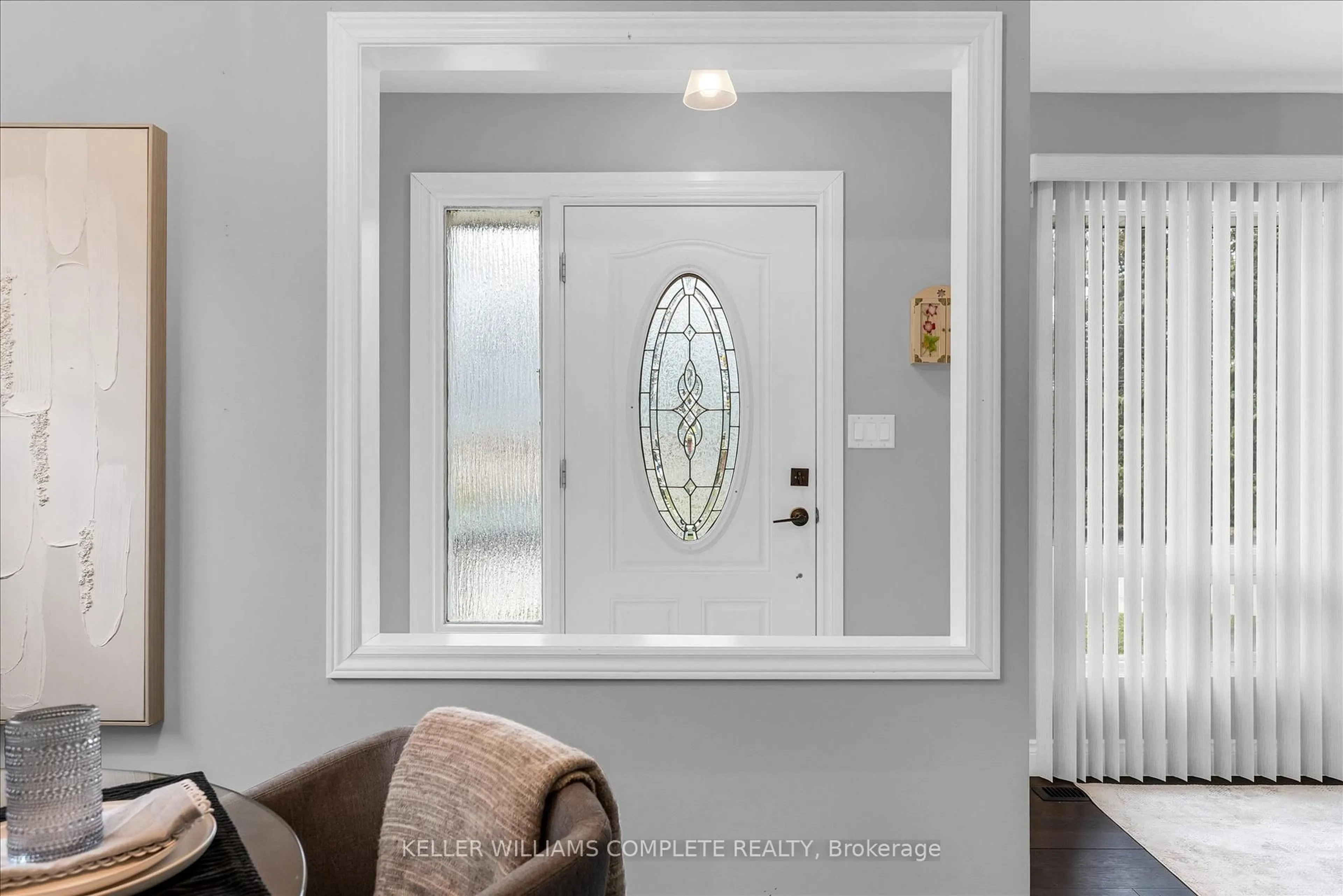 Indoor entryway for 47 BATTLEFIELD Dr, Hamilton Ontario L8G 1V1