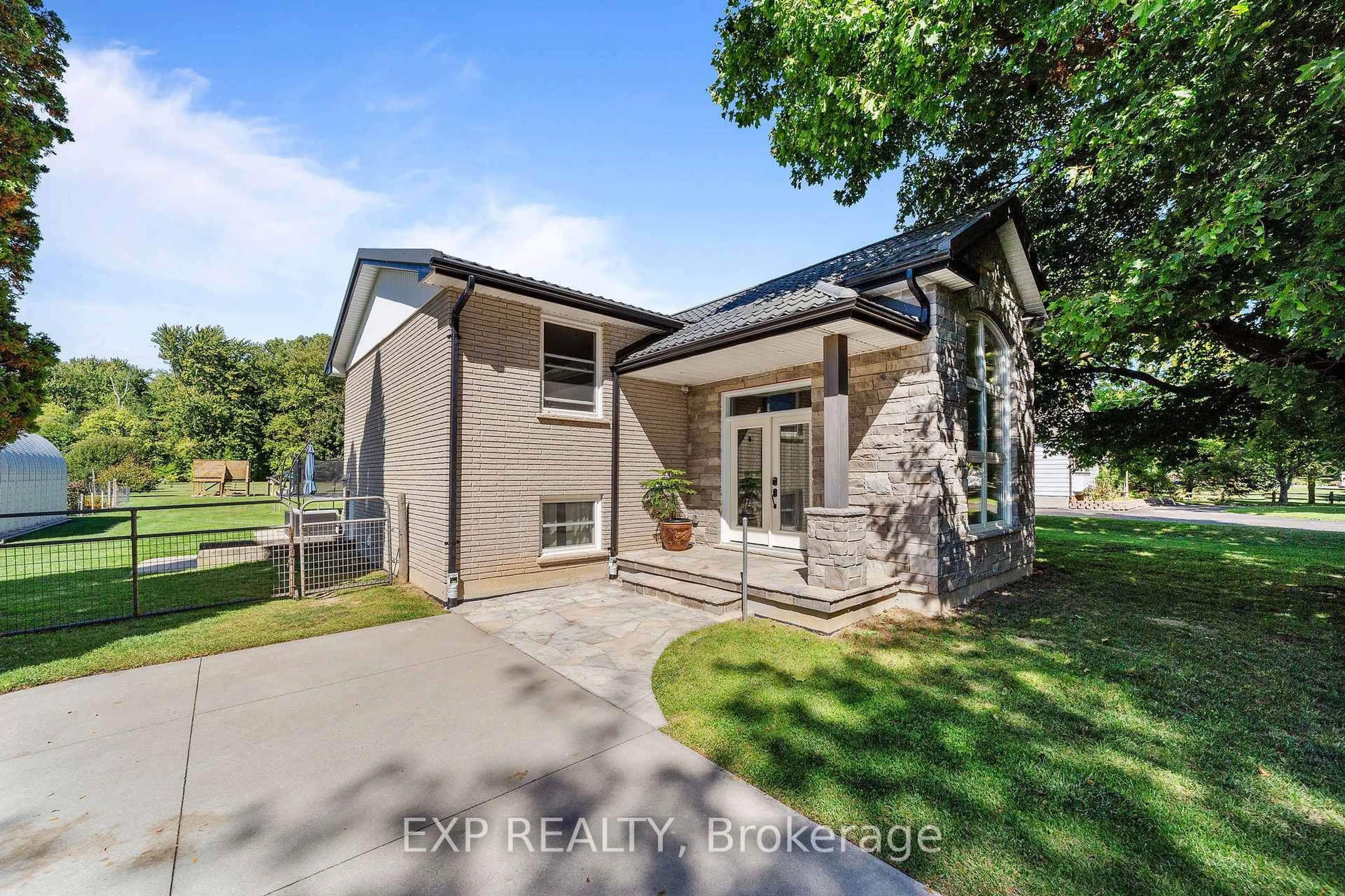 Unknown for 9122 Parkhouse Dr, Strathroy-Caradoc Ontario N0L 1W0