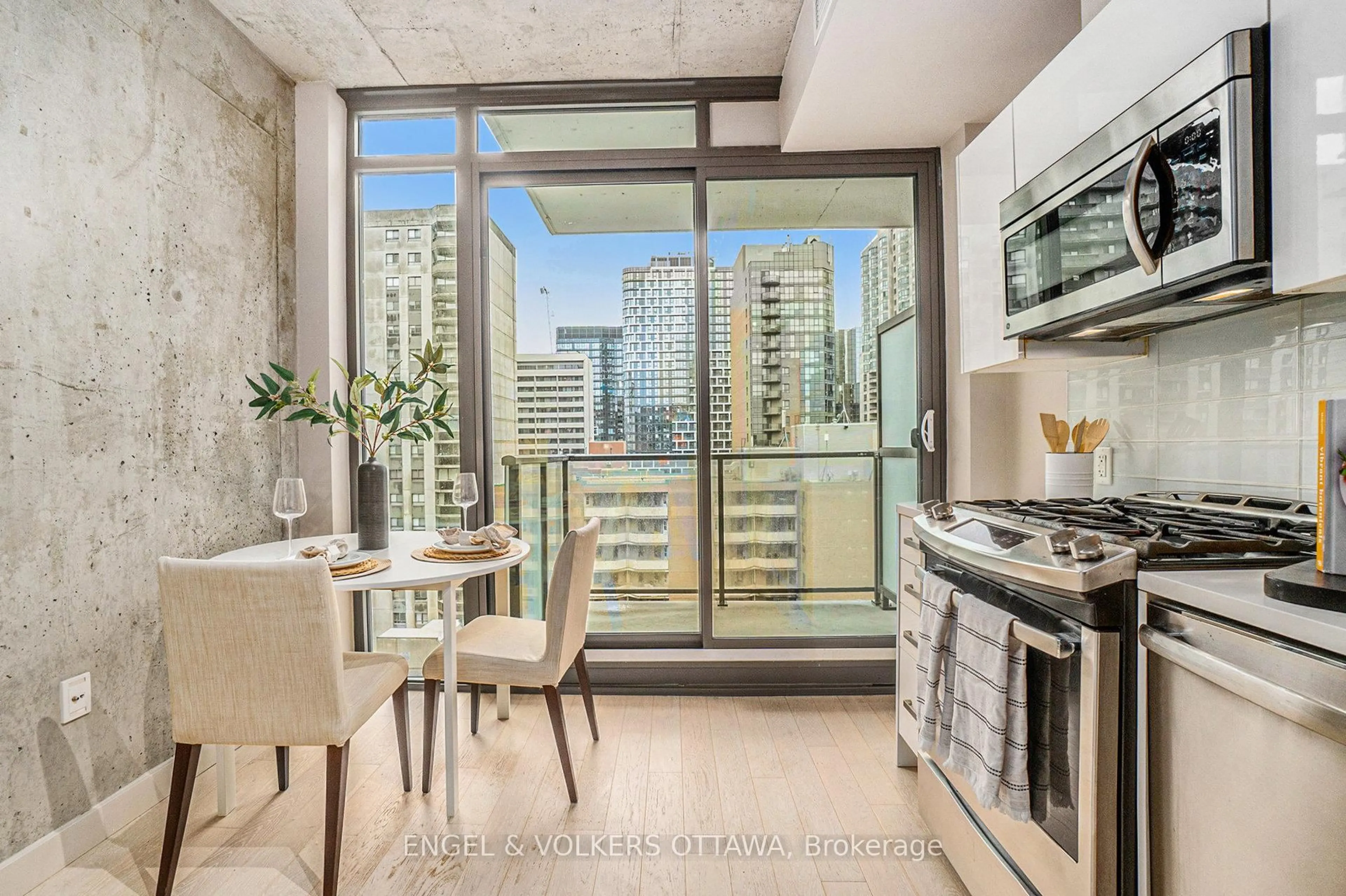 Unknown for 224 Lyon St #1113, Ottawa Ontario K1R 5V9