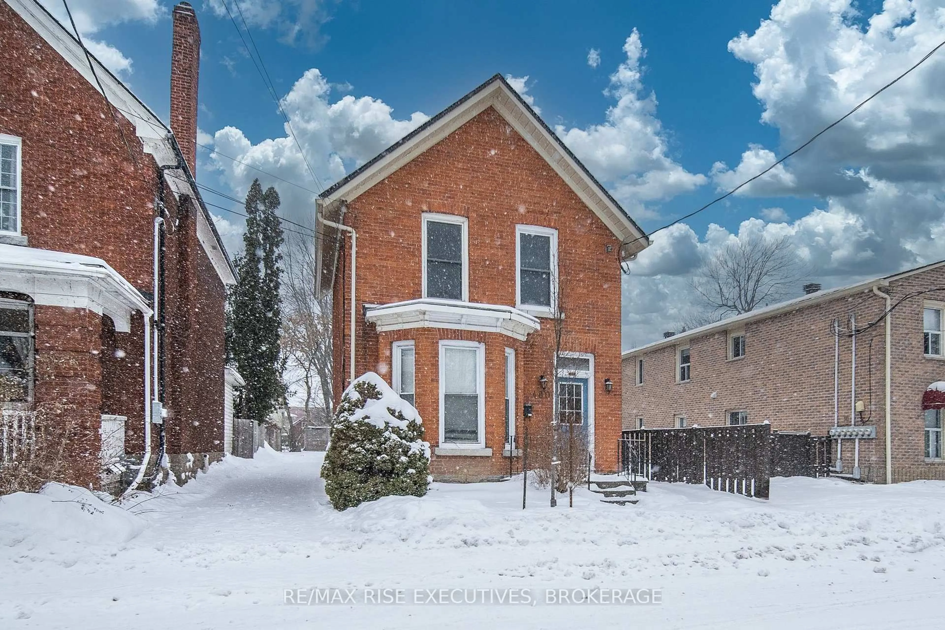 Home with brick exterior material, street for 480 Victoria St, Kingston Ontario K7L 3Z7