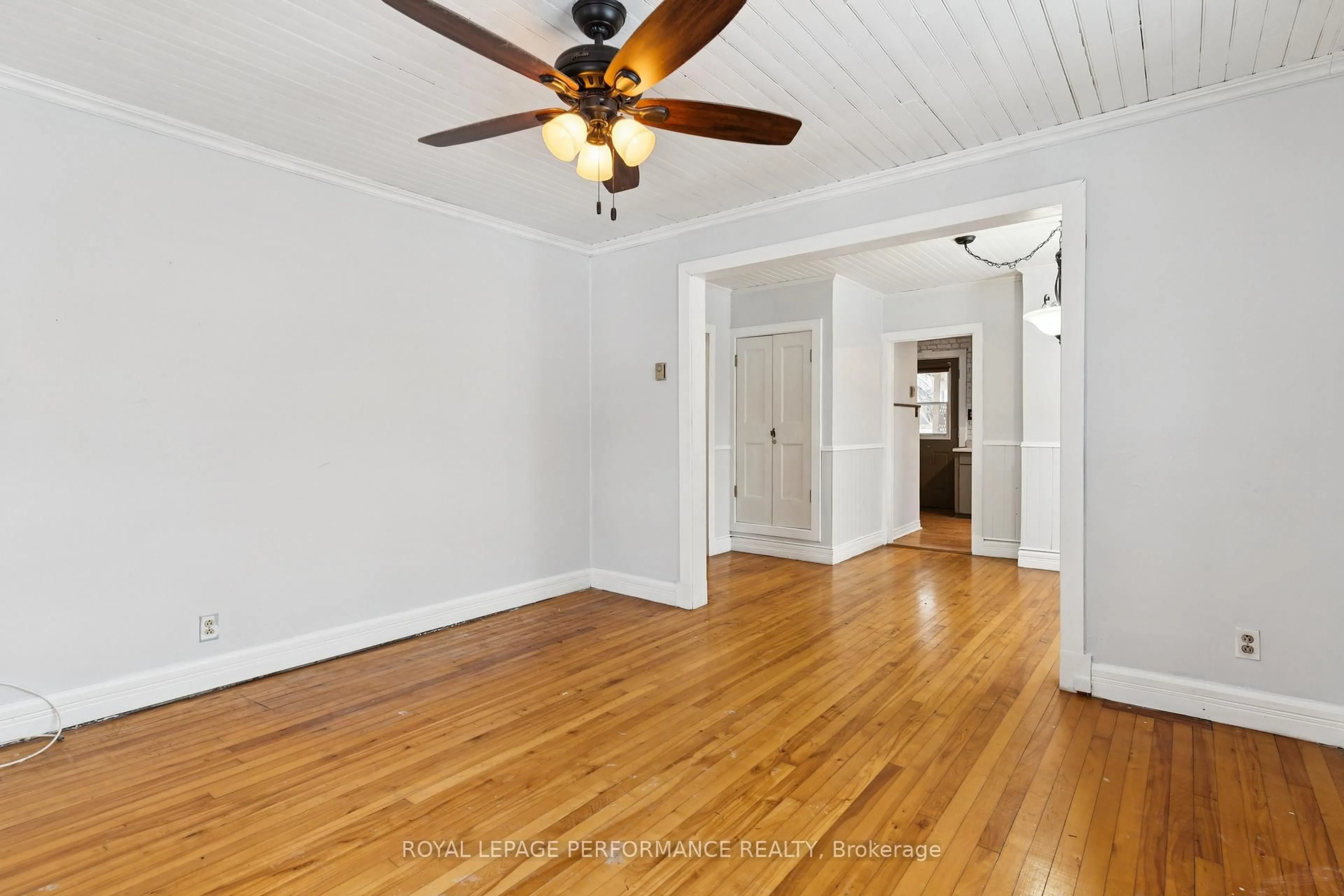 A pic of a room for 121 Elizabeth St, Pakenham Ontario K0A 2X0