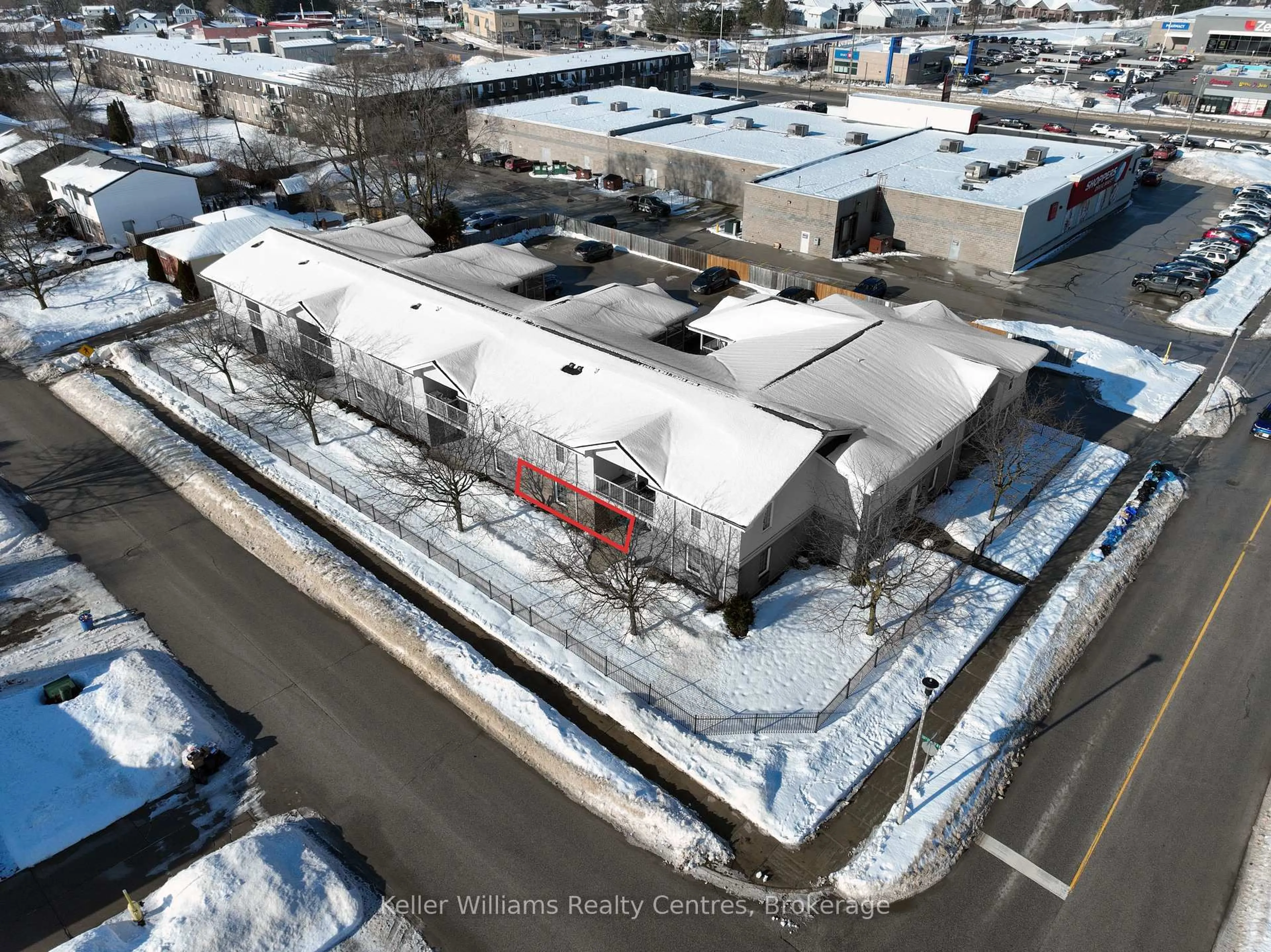 A pic from outside/outdoor area/front of a property/back of a property/a pic from drone, building for 1550 12 Ave #106, Owen Sound Ontario N4K 6Z3