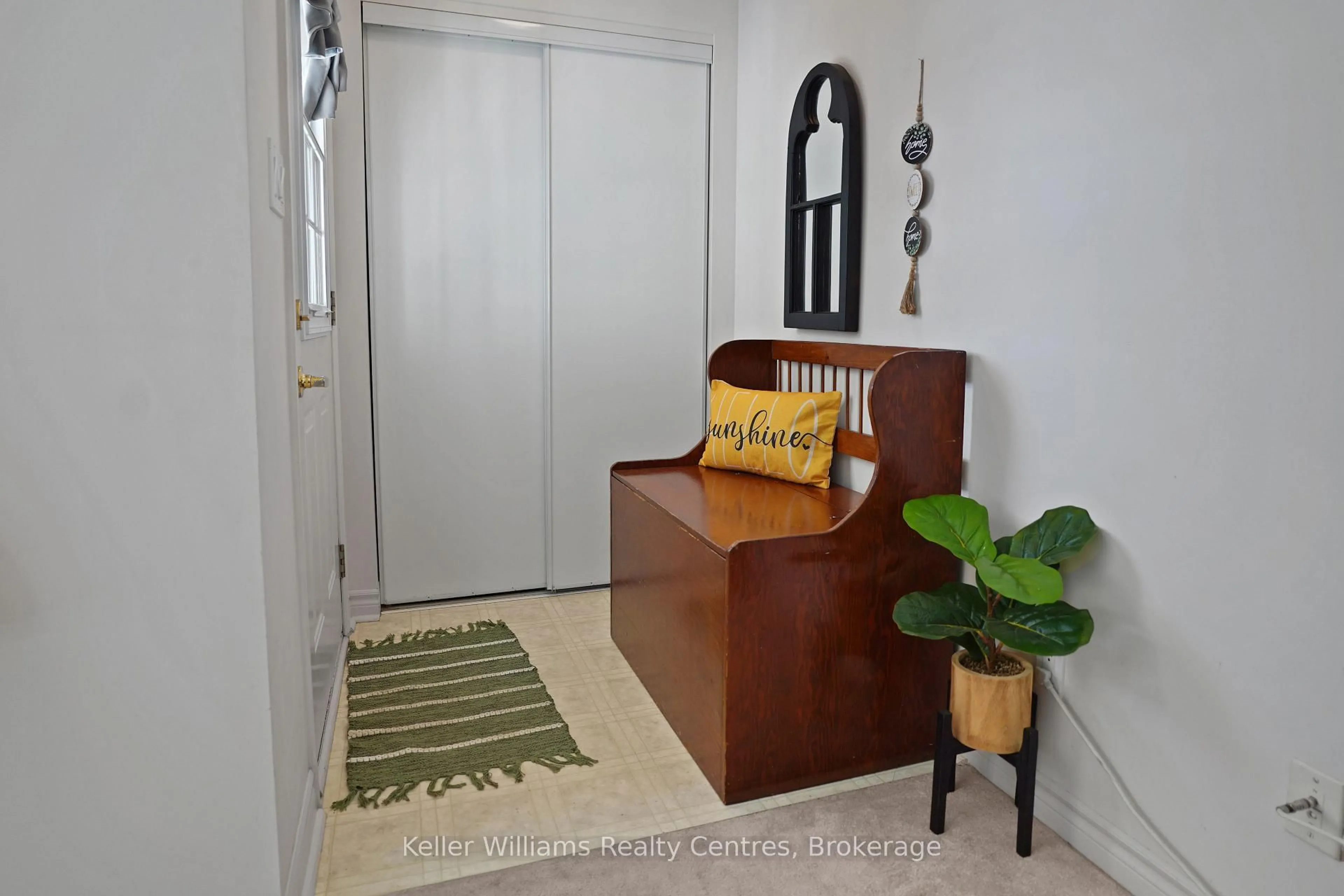 Indoor entryway for 1550 12 Ave #106, Owen Sound Ontario N4K 6Z3