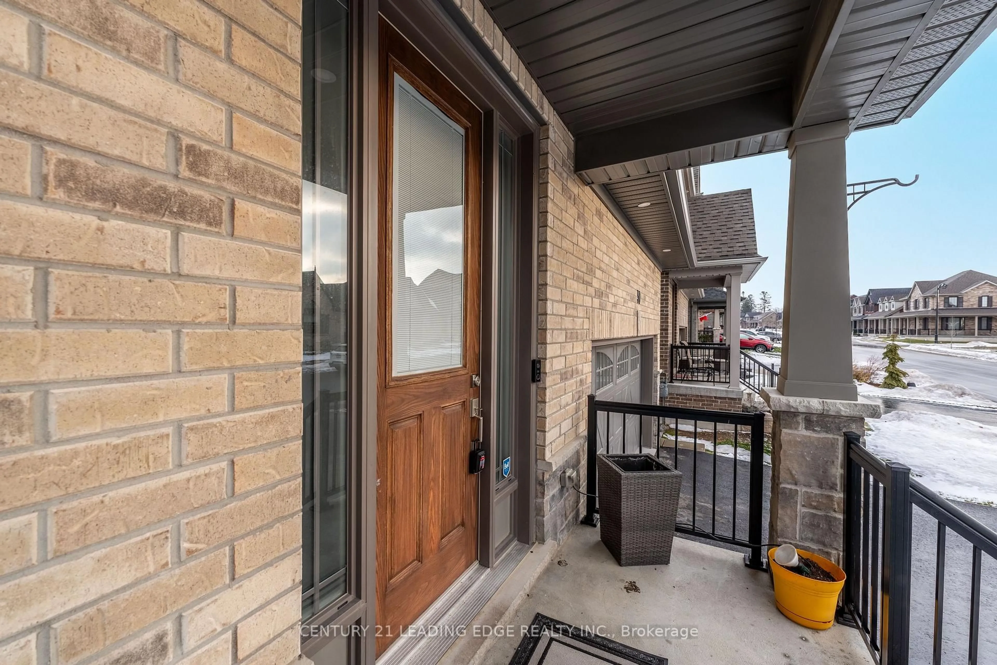 Indoor entryway for 50 Drummond St, Port Hope Ontario L1A 0E8