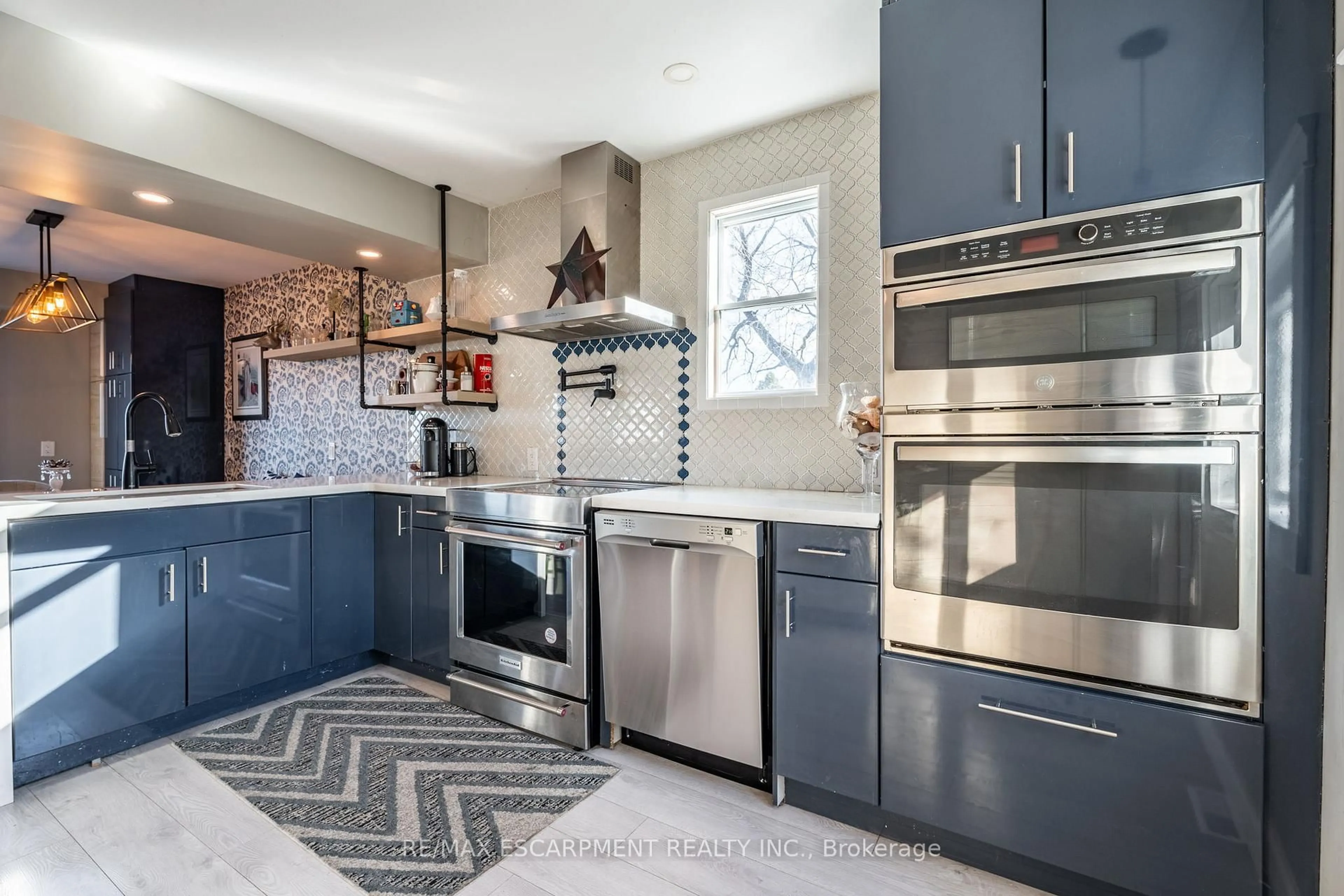 Contemporary kitchen, ceramic/tile floor for 735 Beach Blvd, Hamilton Ontario L8H 6Y5