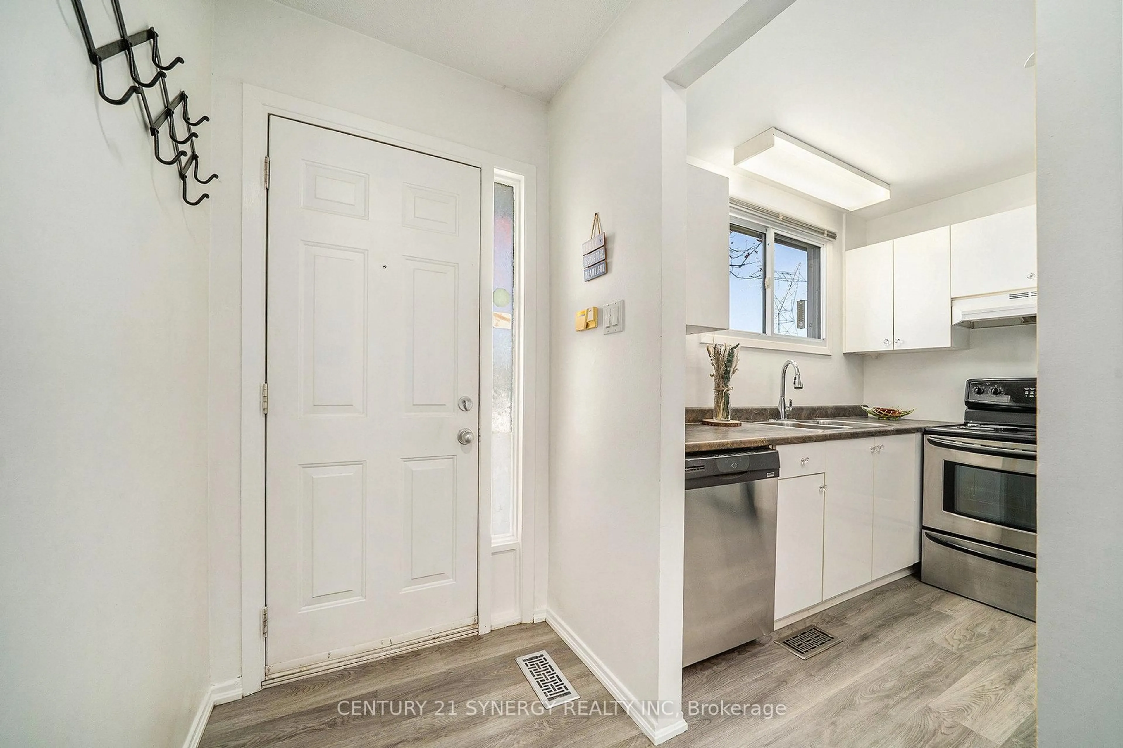 Standard kitchen, unknown for 7 Glencoe St #46, Ottawa Ontario K2H 8S5