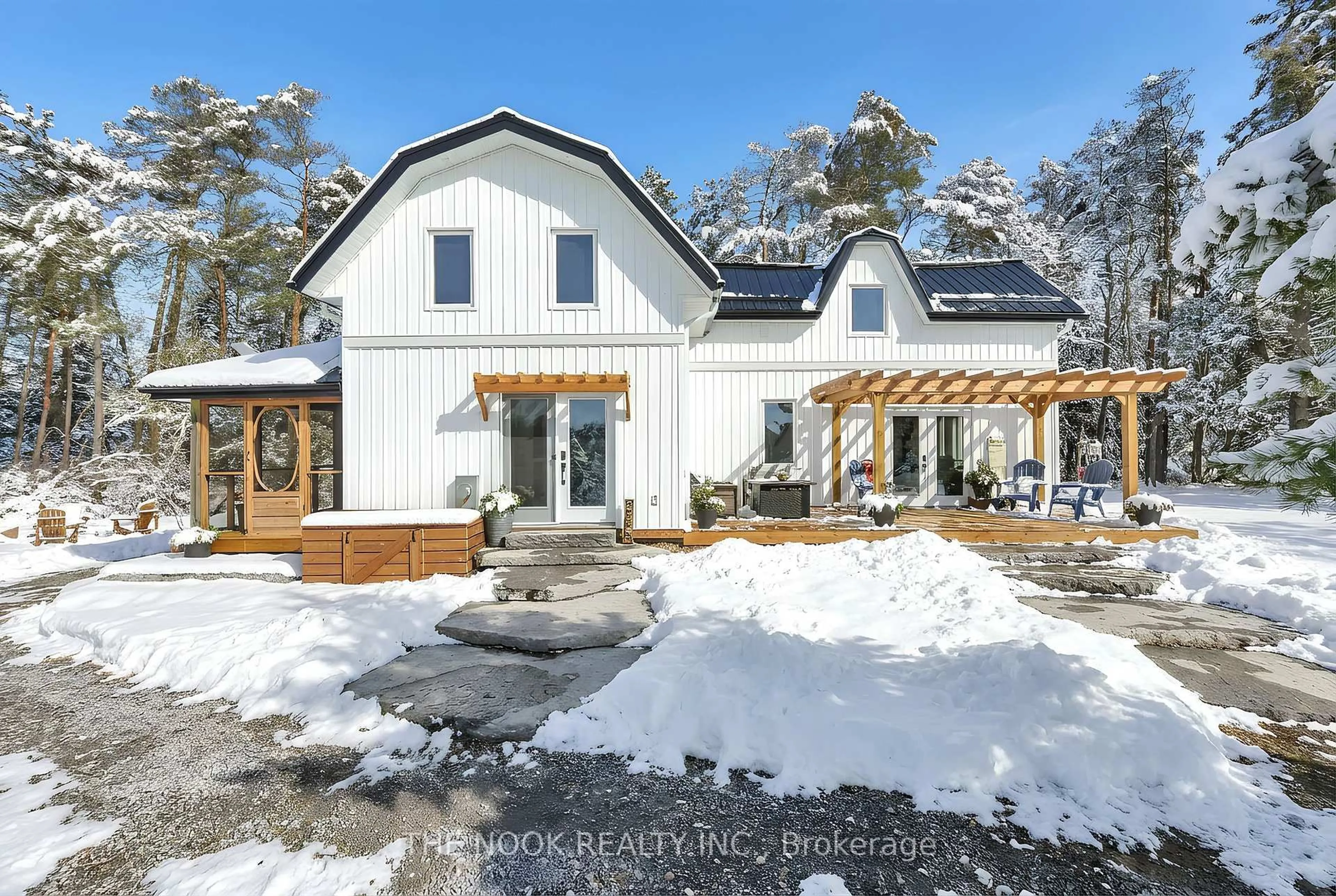 Home with brick exterior material, unknown for 2011 Cty Road 121 Rd, Kawartha Lakes Ontario K0M 1N0