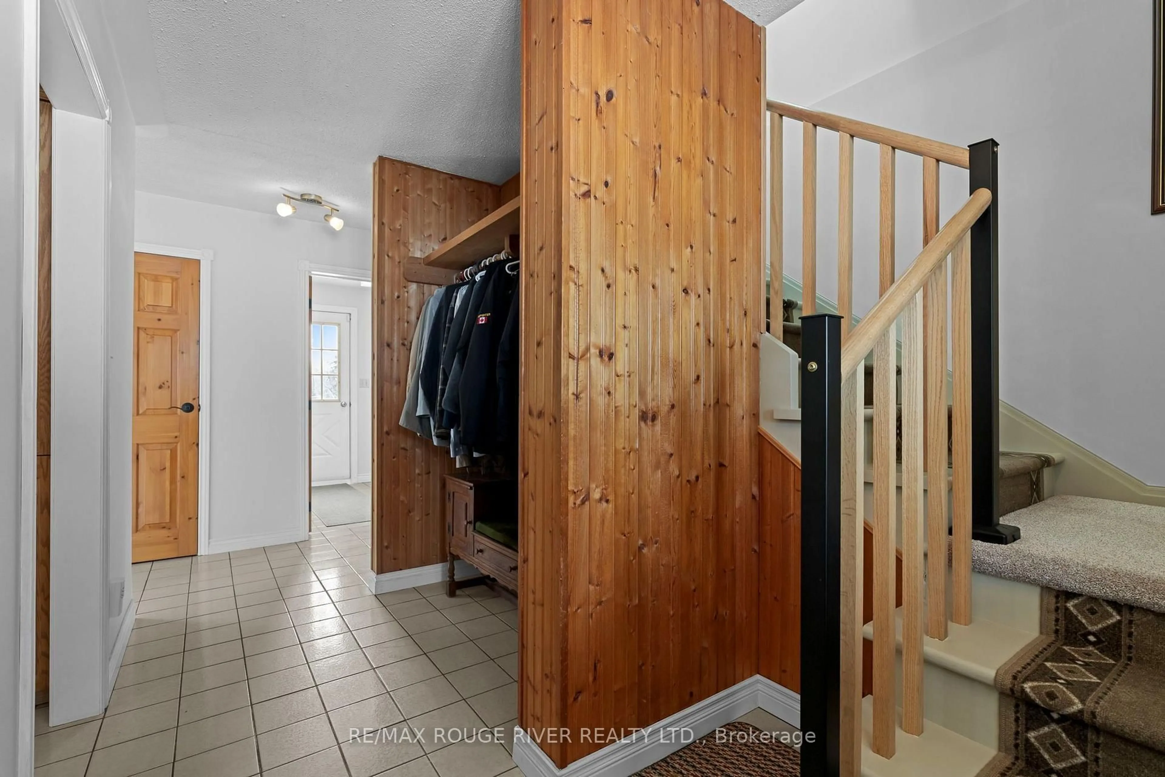 Indoor entryway for 223 TURK Rd, Alnwick/Haldimand Ontario K0K 2G0