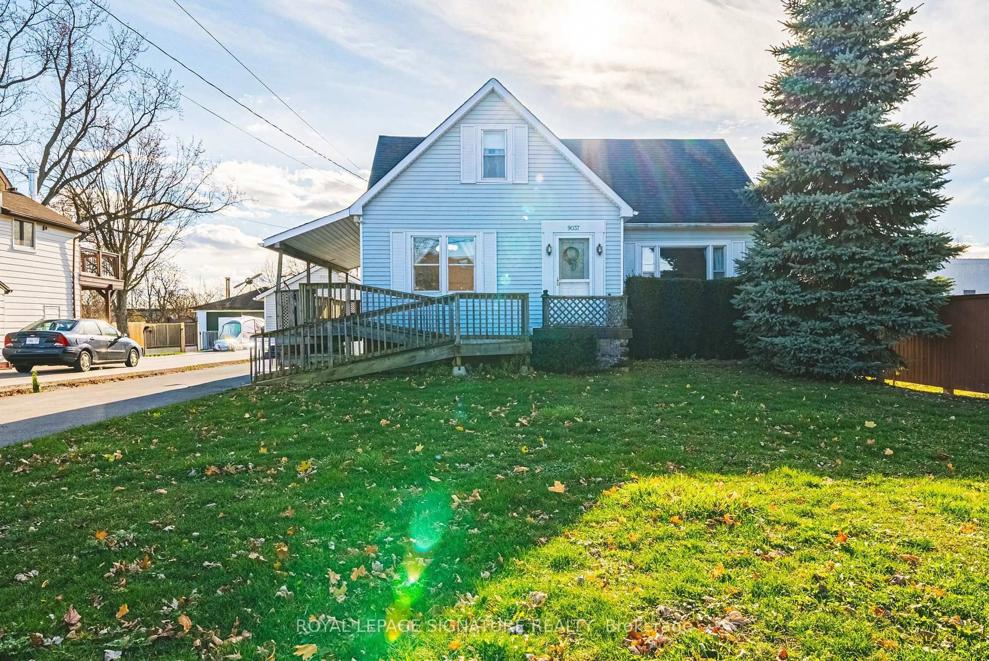 A pic from outside/outdoor area/front of a property/back of a property/a pic from drone, street for 9037 Airport Rd, Hamilton Ontario L0R 1W0
