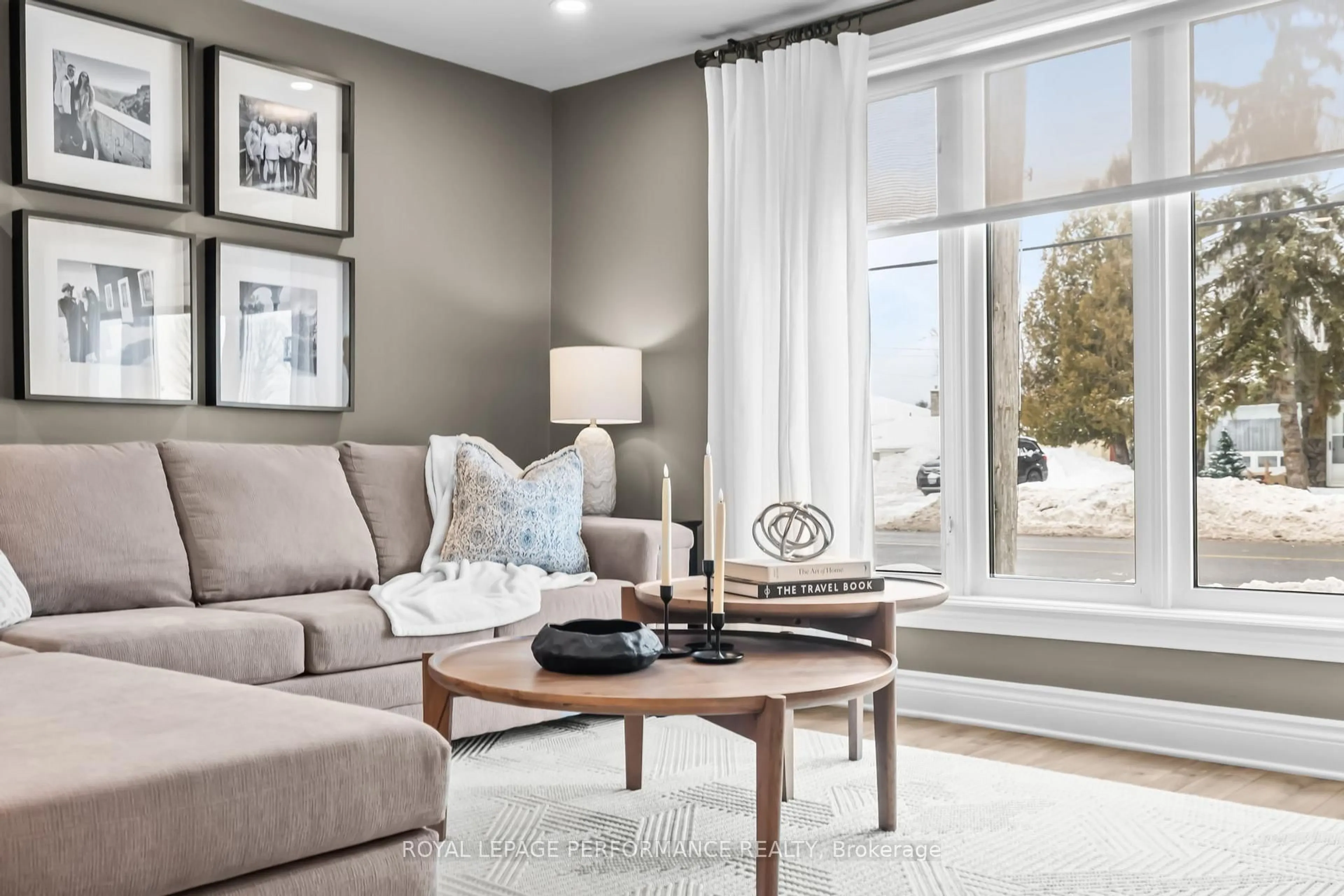 Living room with furniture, unknown for 1133 Laurier St, Clarence-Rockland Ontario K4K 1E3