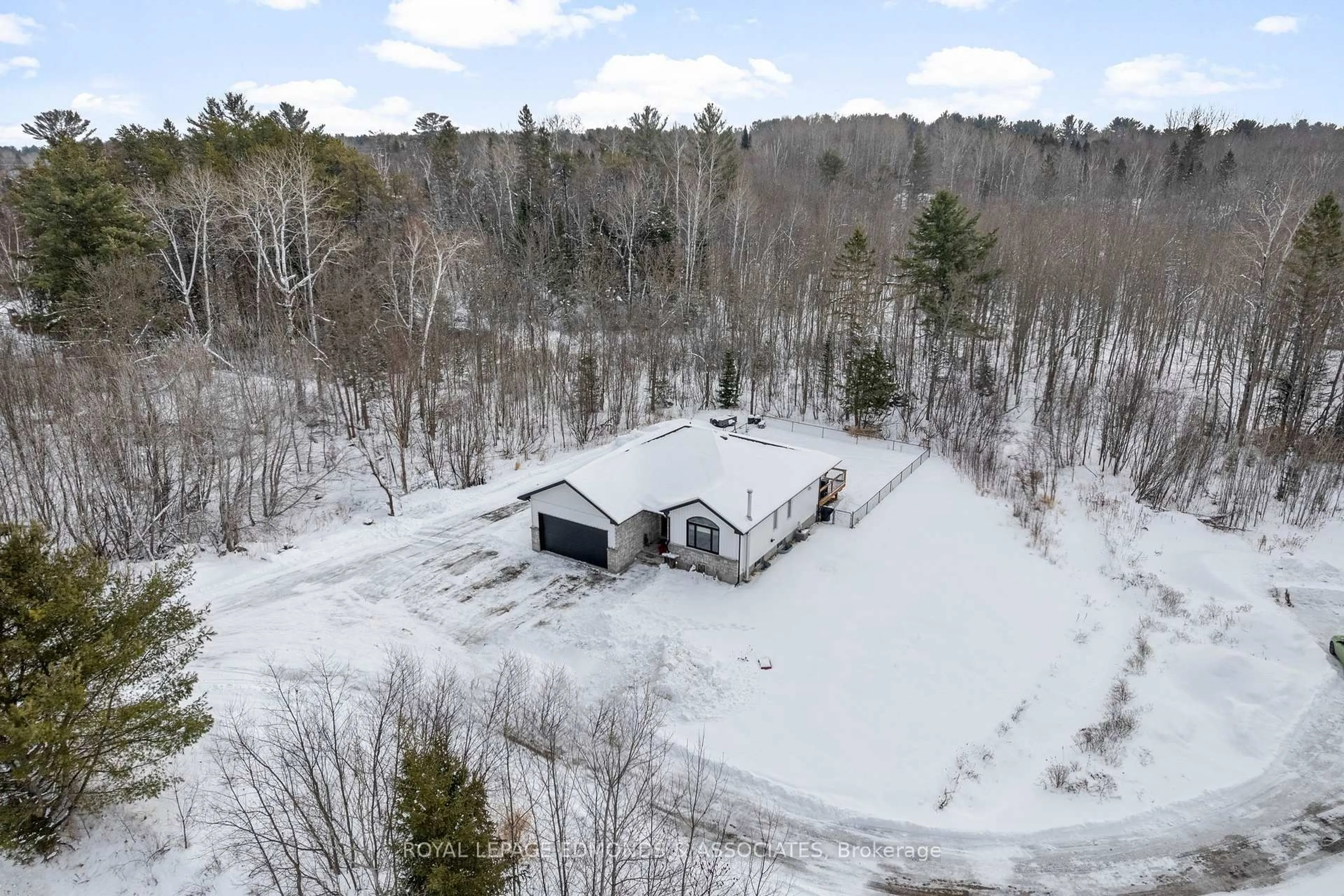 A pic from outside/outdoor area/front of a property/back of a property/a pic from drone, unknown for 91 Sandy Beach Rd, Pembroke Ontario K8A 6W8