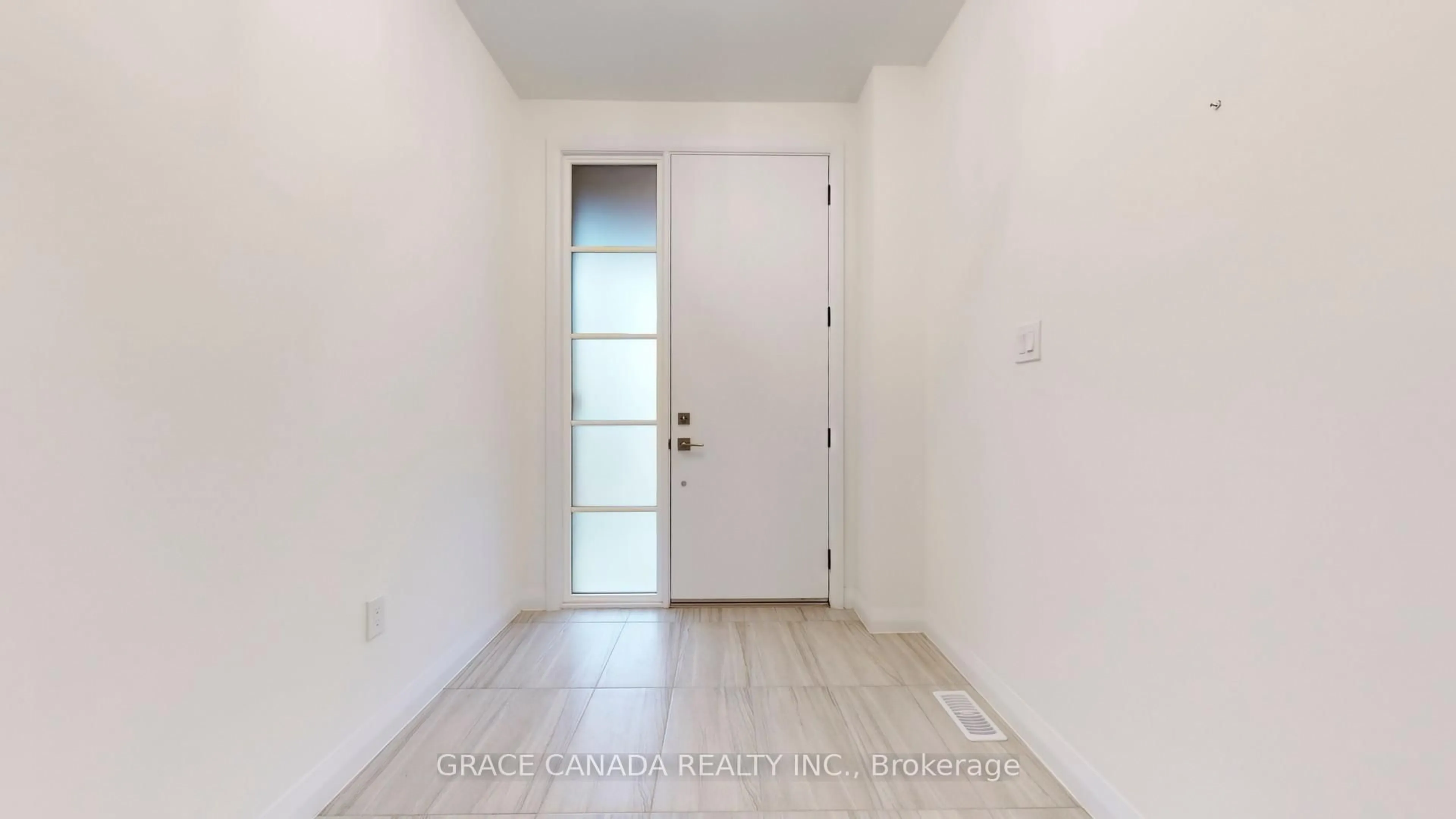 Indoor entryway for 231 Alessio Dr, Hamilton Ontario L9B 0K4