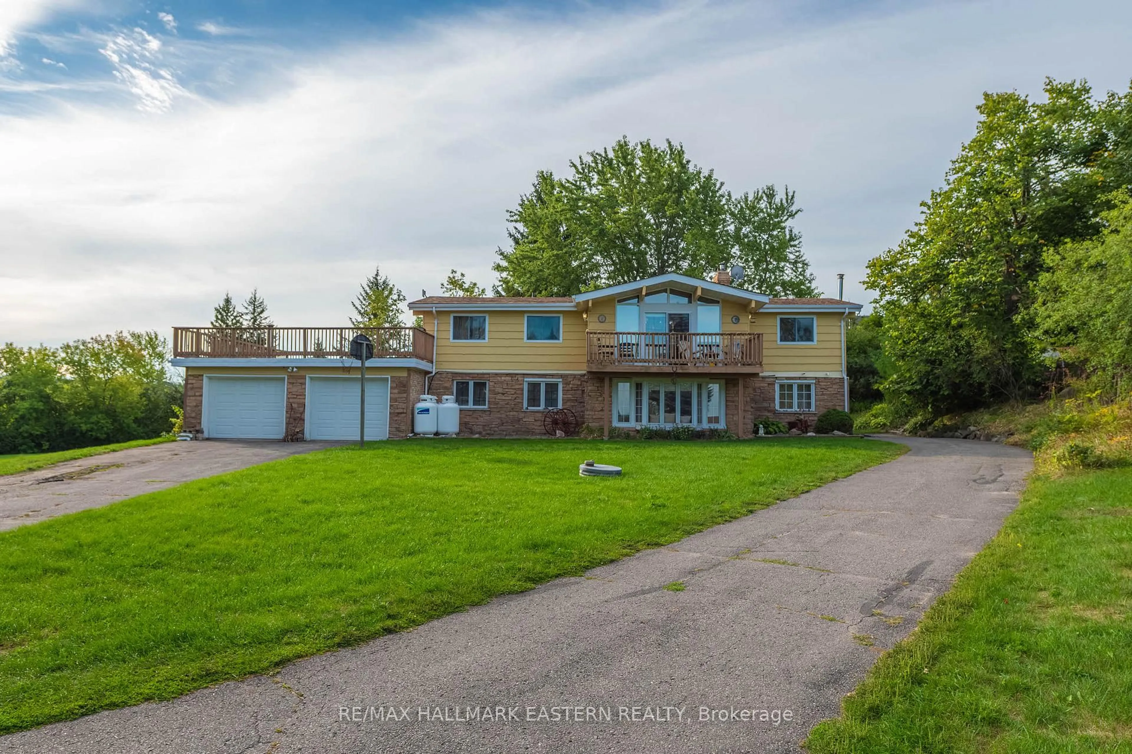 A pic from outside/outdoor area/front of a property/back of a property/a pic from drone, street for 137 Grandview Dr, Alnwick/Haldimand Ontario K0K 2X0