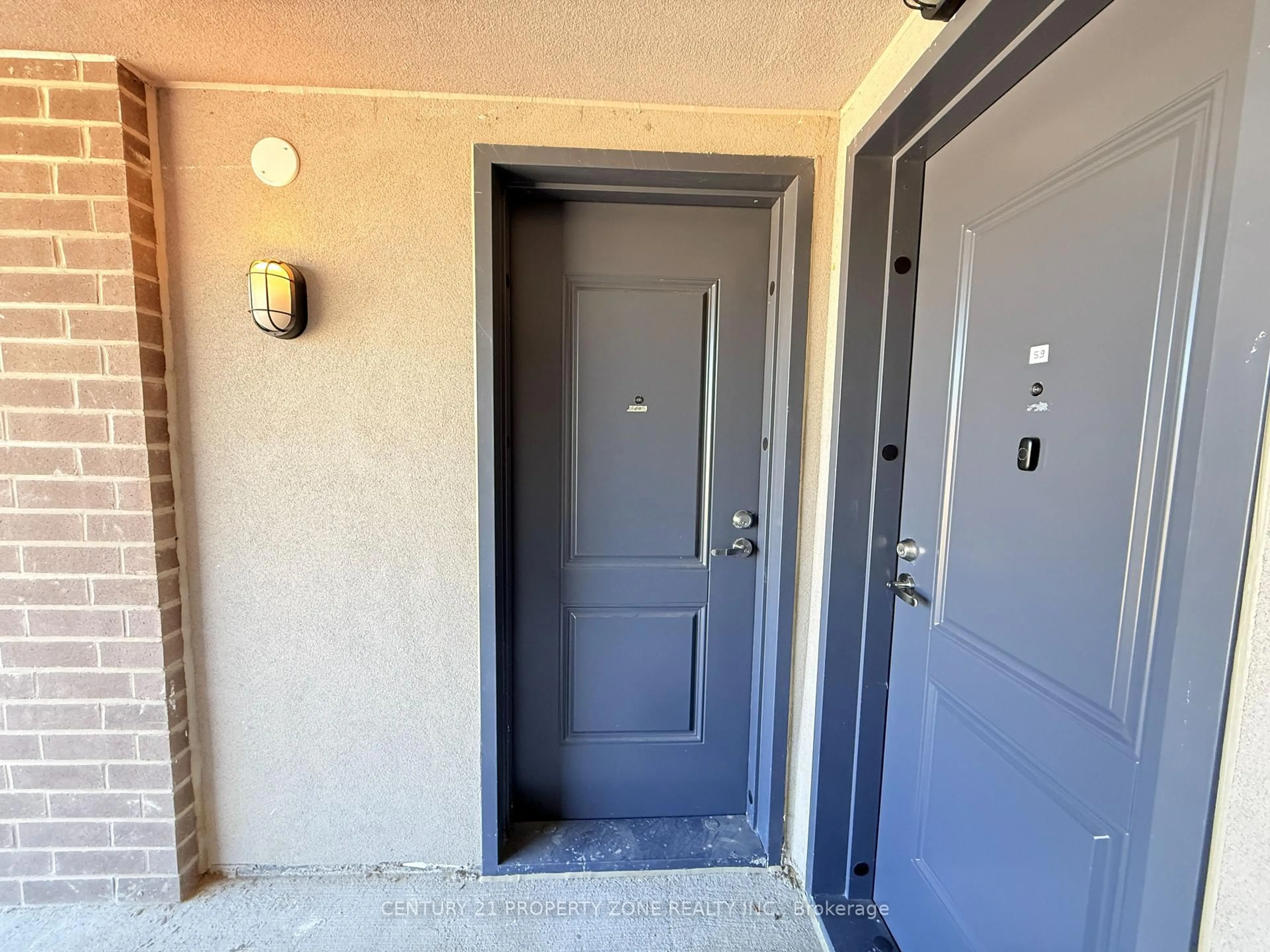 Indoor entryway for 370 Fisher Mills Rd #C60, Cambridge Ontario N3C 0G8