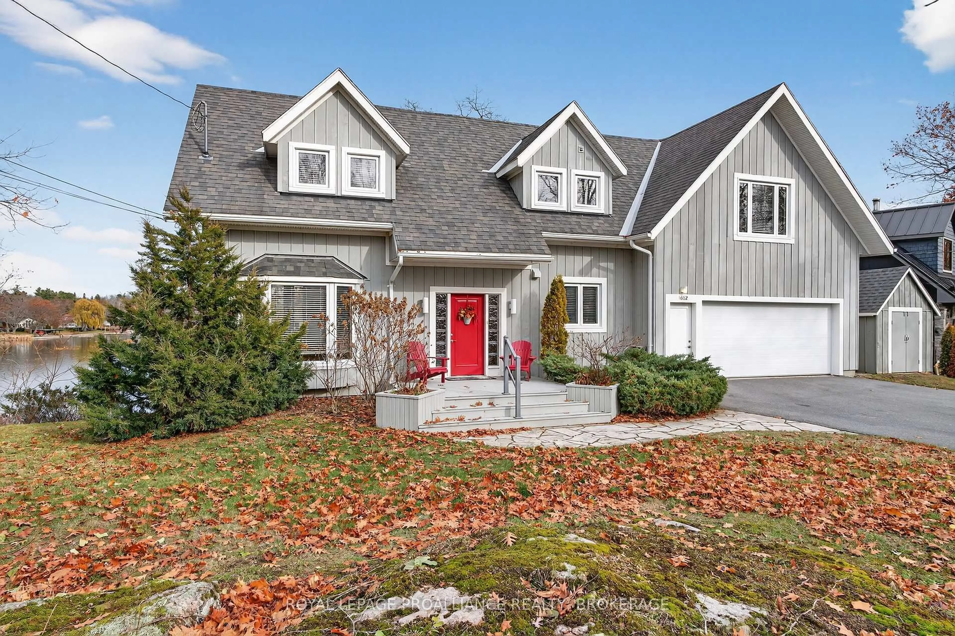 Home with vinyl exterior material, street for 1682 Jackson Blvd, Kingston Ontario K7L 4V1