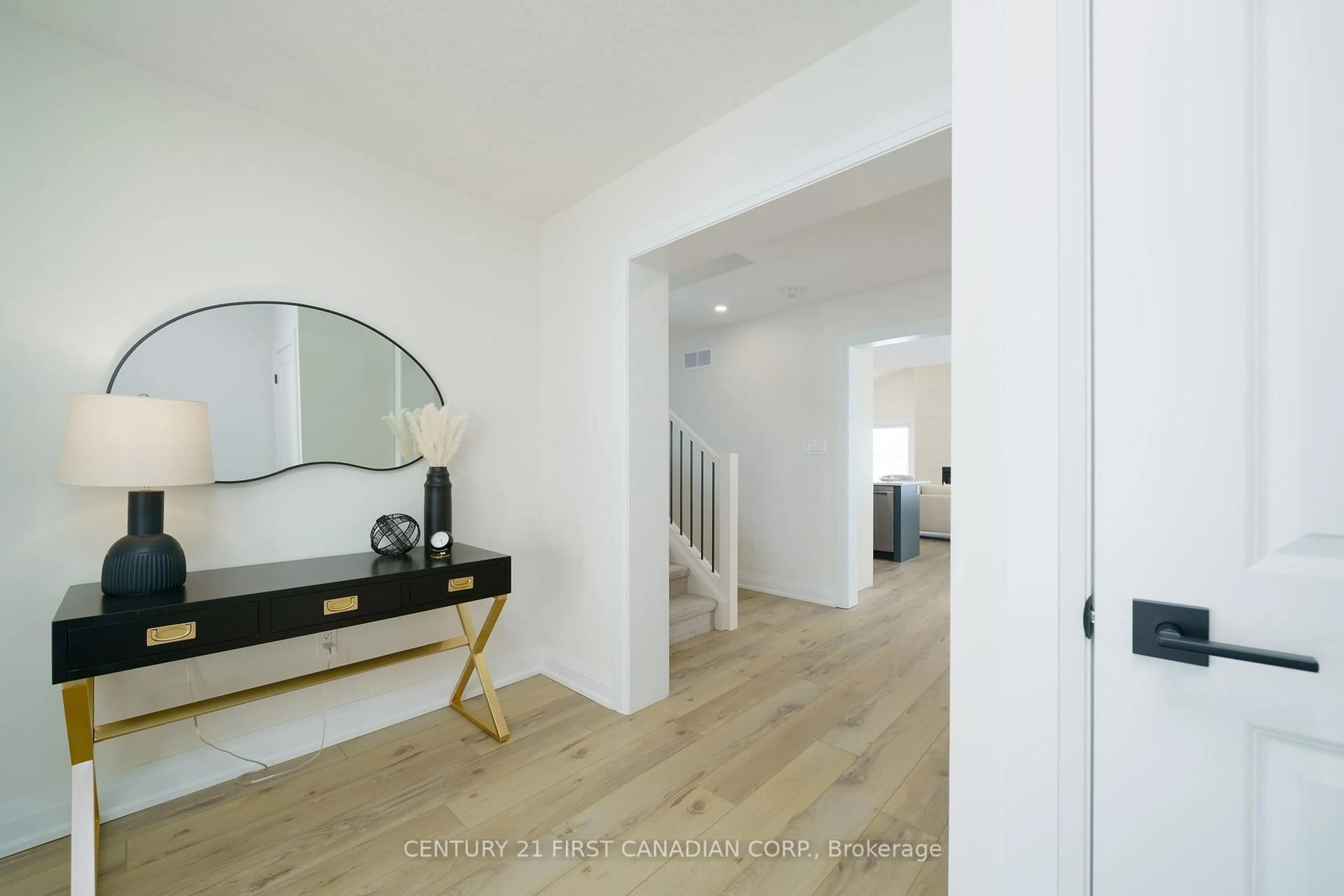 Indoor entryway for 486 Julianna Crt, Plympton-Wyoming Ontario N0N 1T0