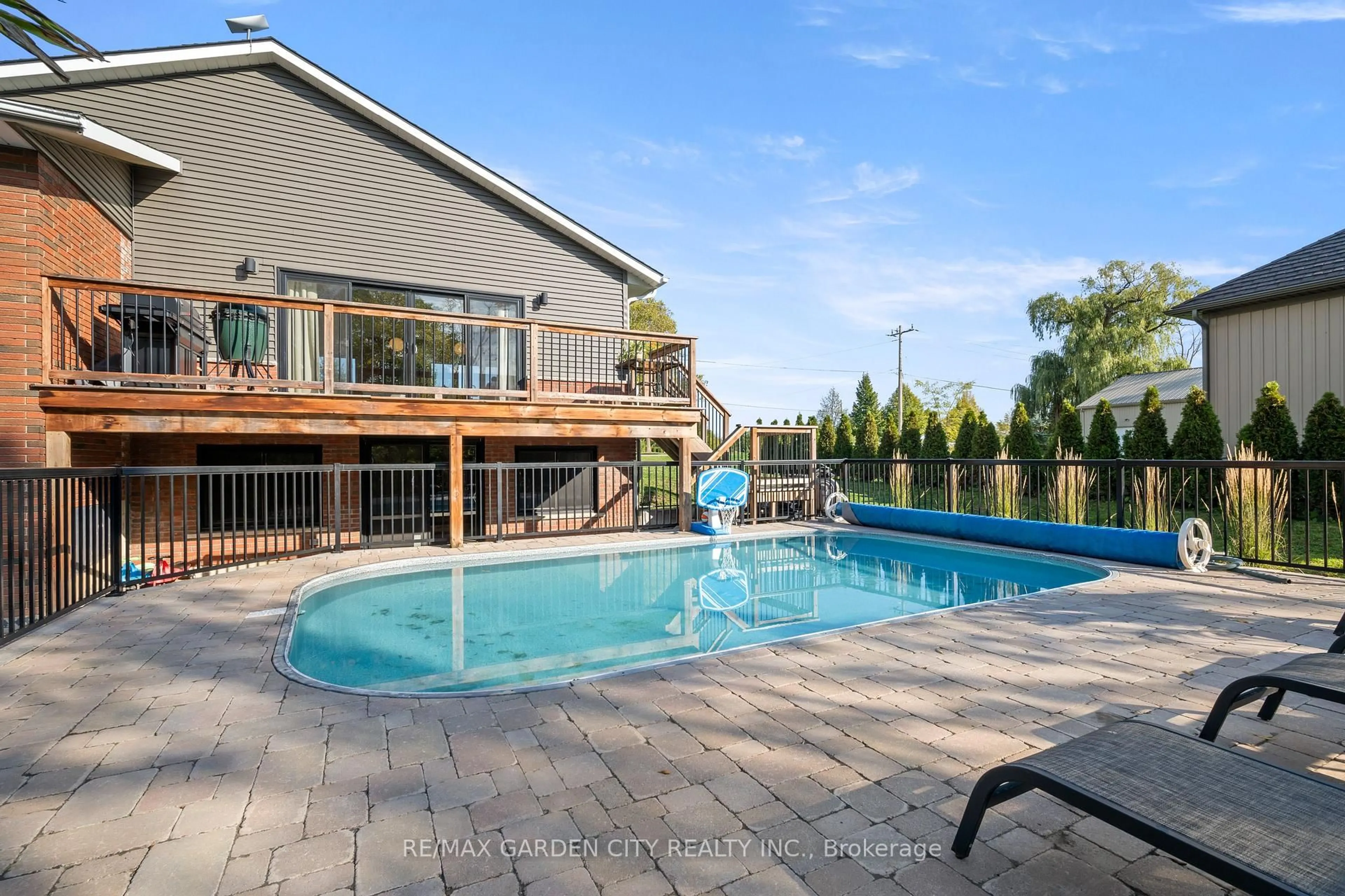 Pool for 4110 13th St, Lincoln Ontario L0R 1S0