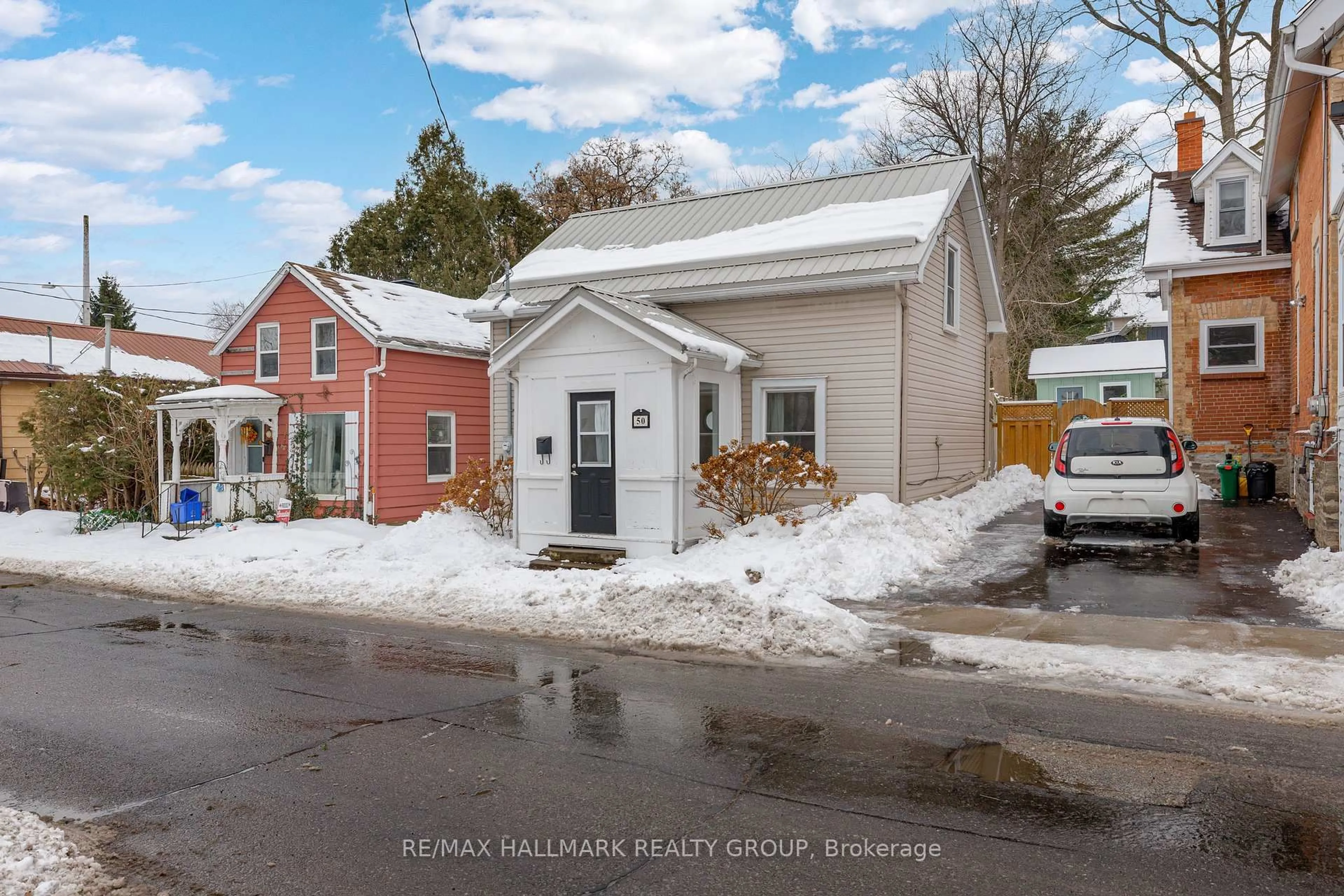 Unknown for 50 Bartholomew St, Brockville Ontario K6V 2R6