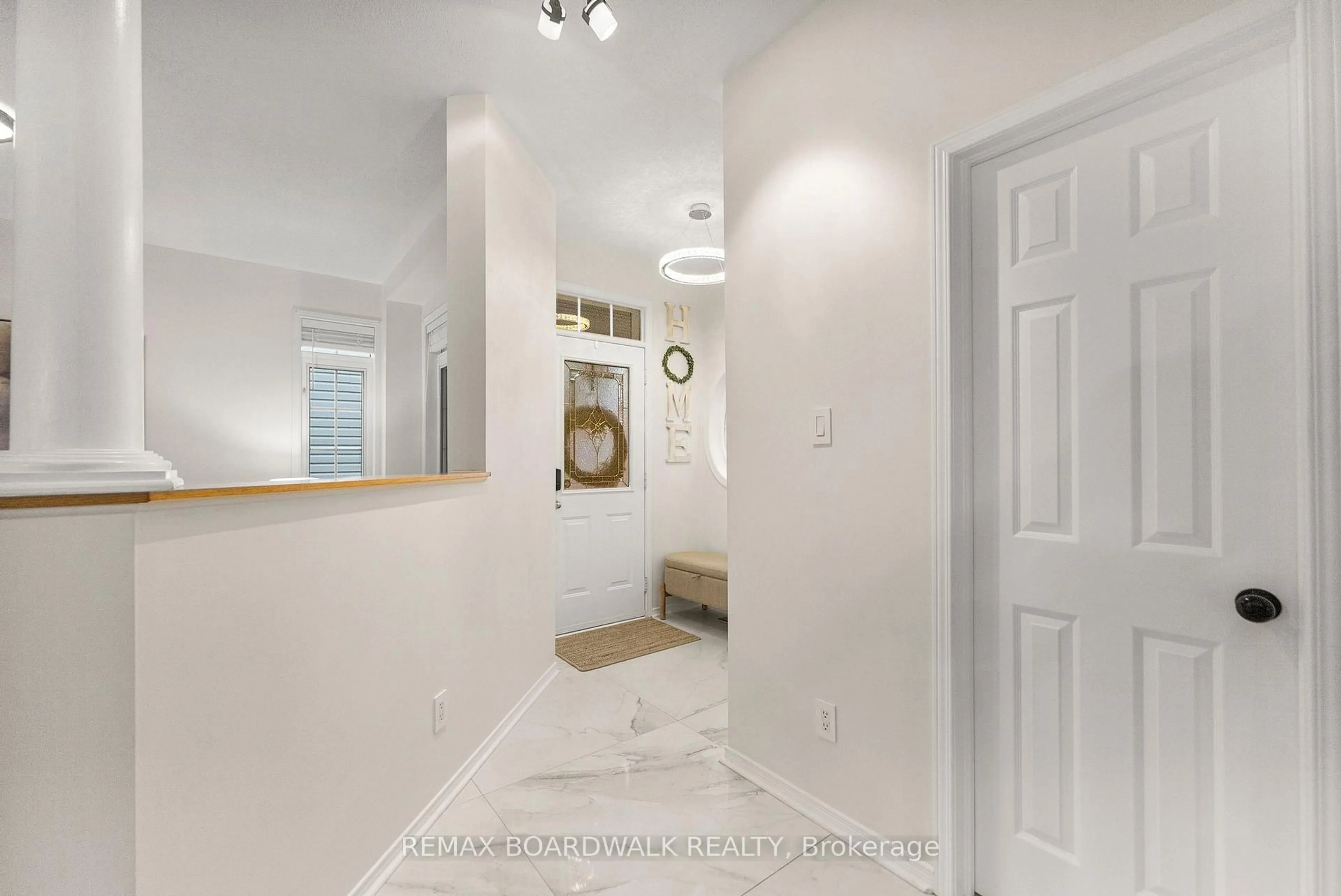 Indoor entryway for 34 Catterick Cres, Ottawa Ontario K2K 3M5