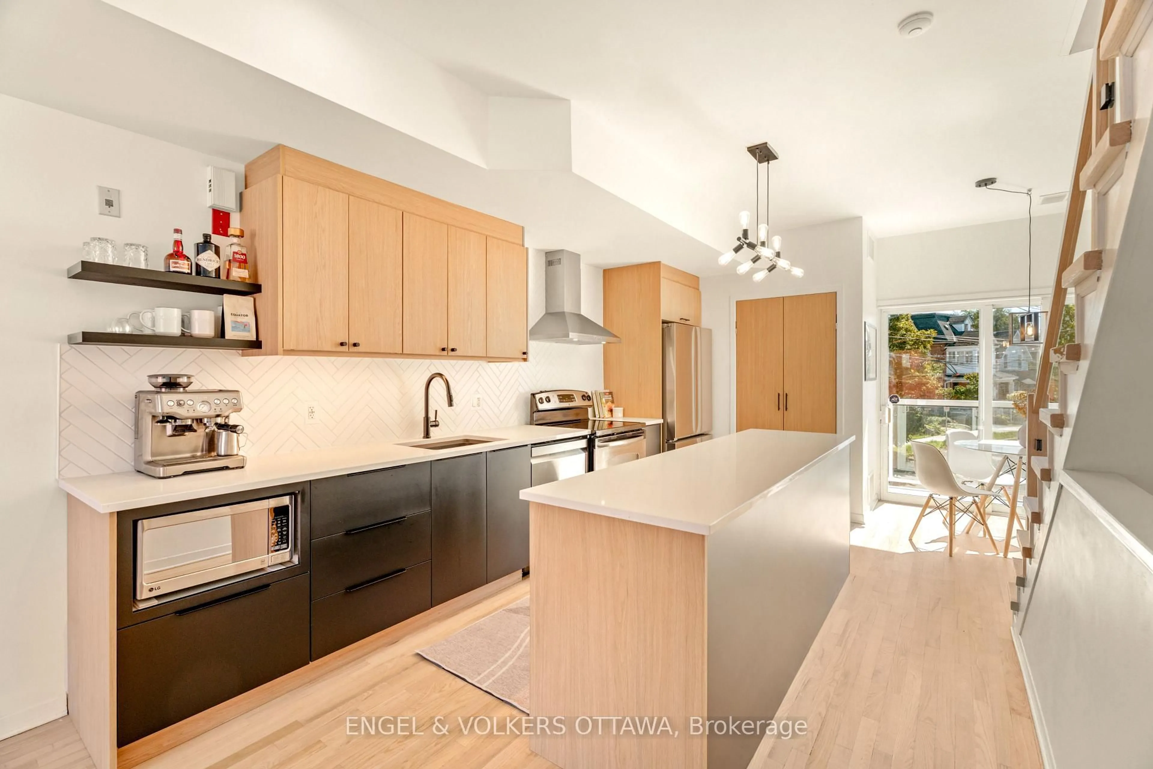 Contemporary kitchen, unknown for 4 Sherbrooke Ave #2, Ottawa Ontario K1Y 1R7