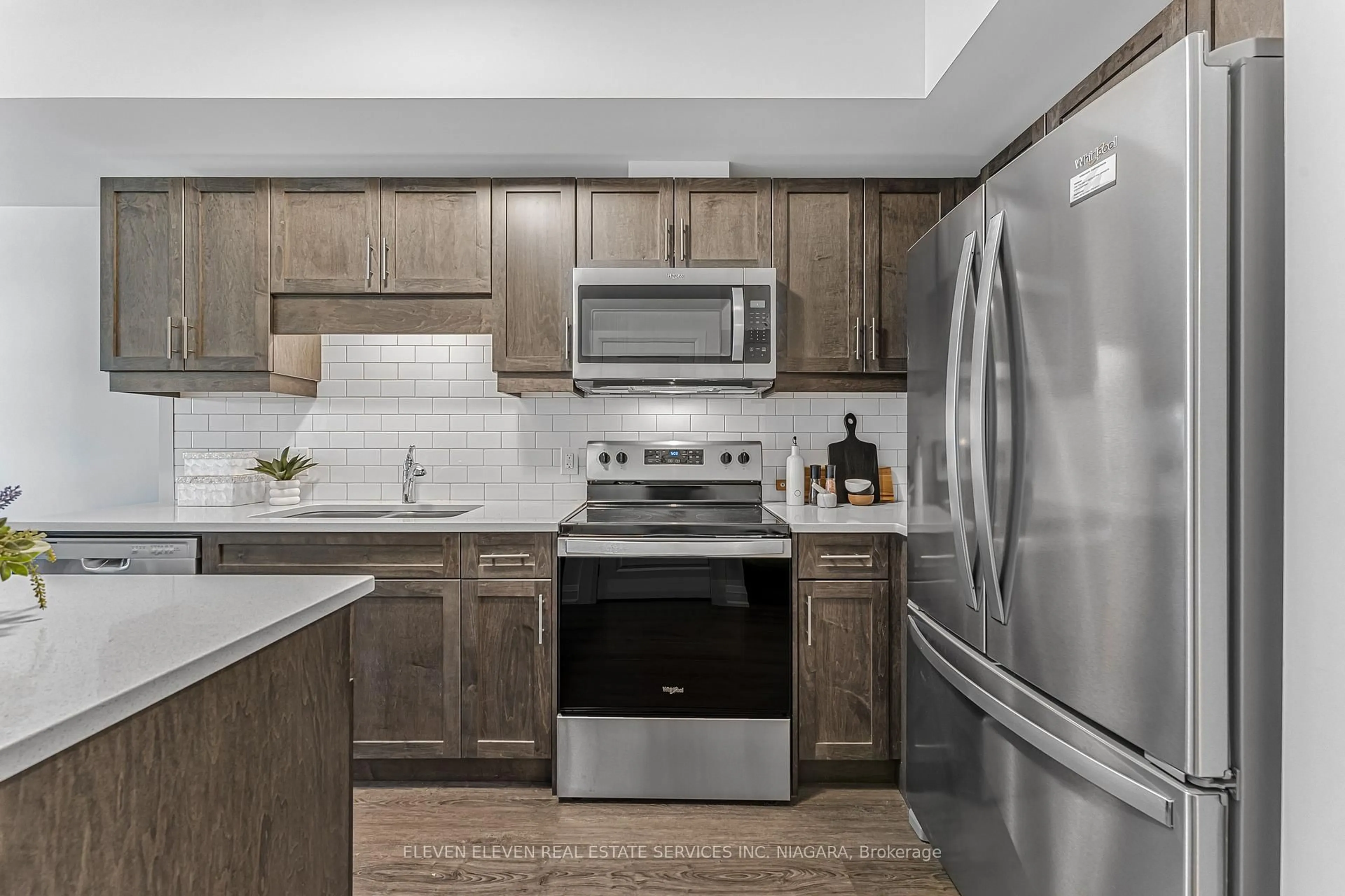 Standard kitchen, unknown for 118 Summersides Blvd #302, Pelham Ontario L3E 0C1