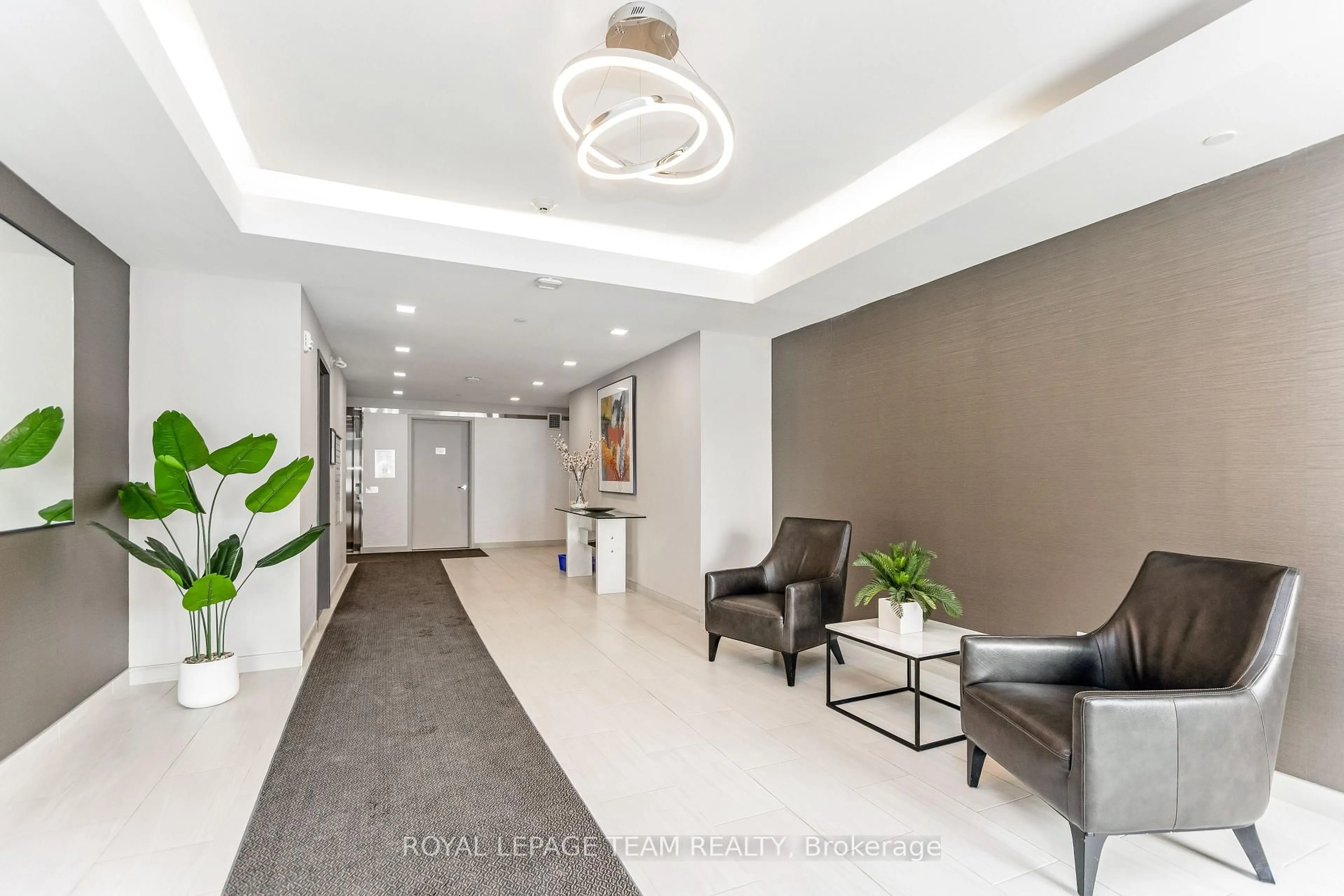 Indoor foyer for 280 Herzberg Rd #105, Ottawa Ontario K2K 0N8