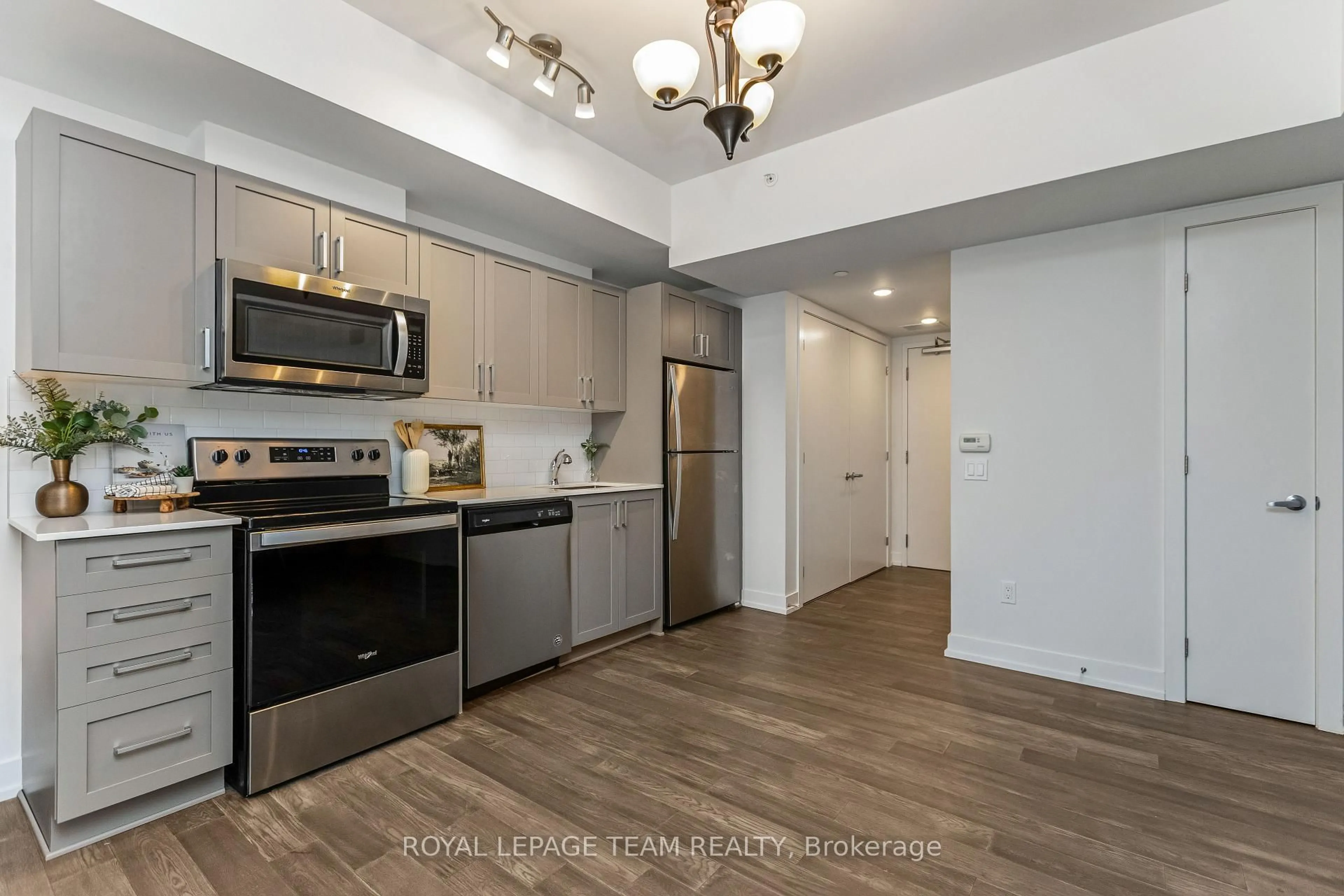 Unknown for 280 Herzberg Rd #105, Ottawa Ontario K2K 0N8