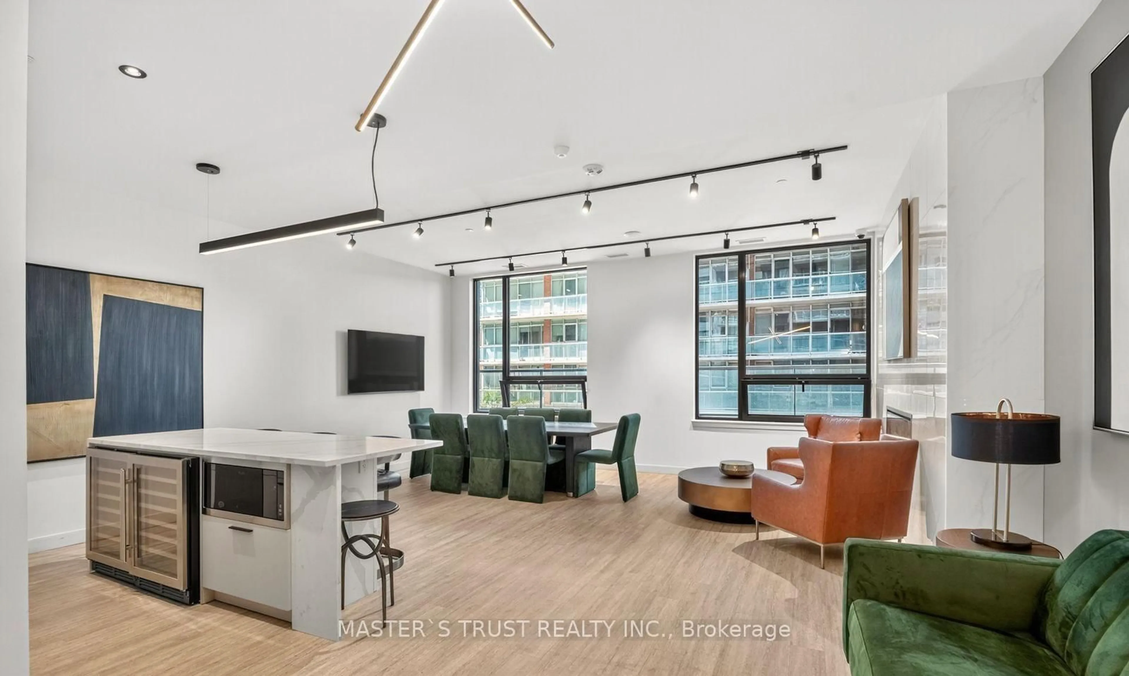 Unknown for 180 George St, Ottawa Ontario K1N 0G8