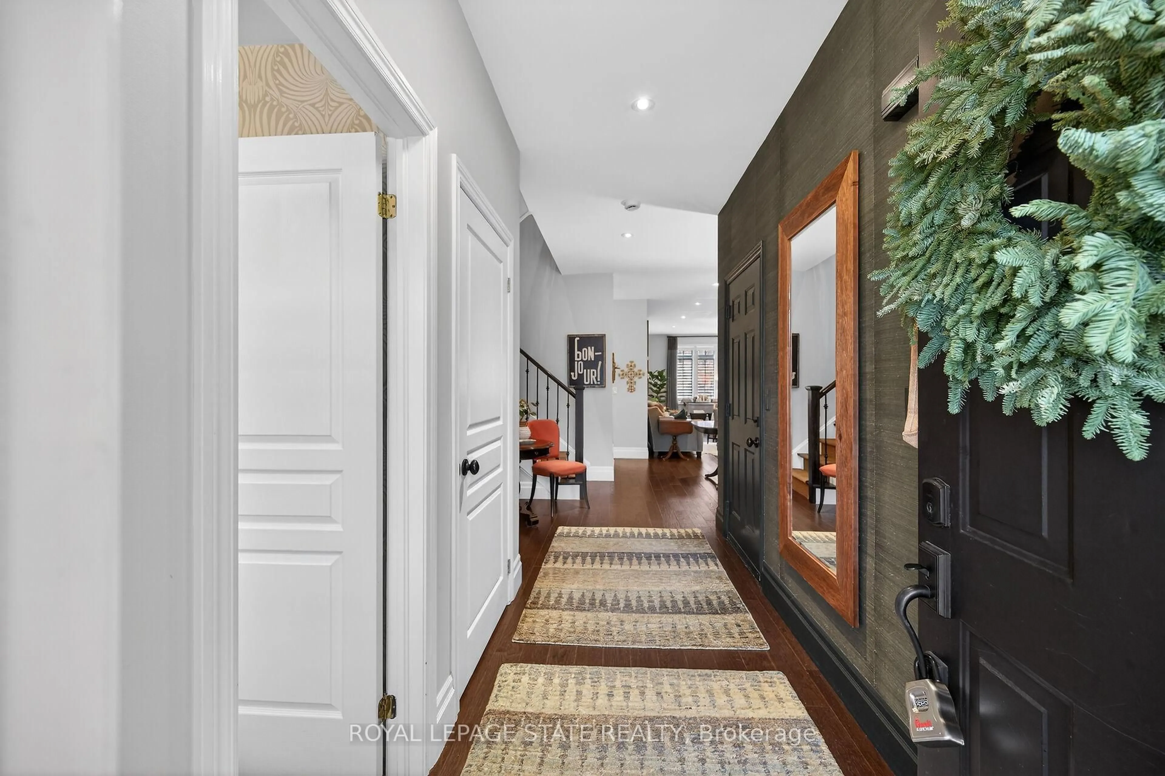 Indoor entryway for 71 Sulphur Springs Rd #19, Hamilton Ontario L9G 5C1