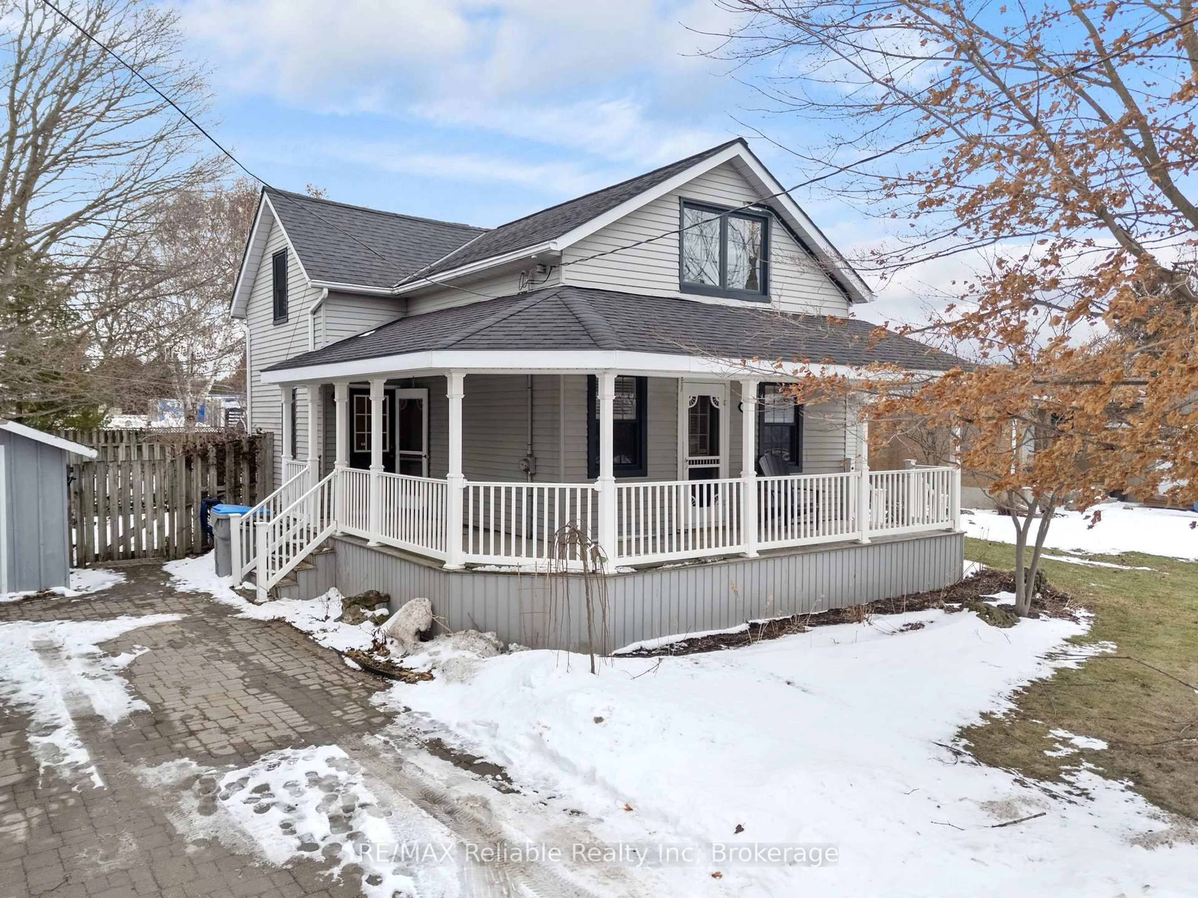 Home with vinyl exterior material, street for 140 Orchard St, South Huron Ontario N0M 1S3