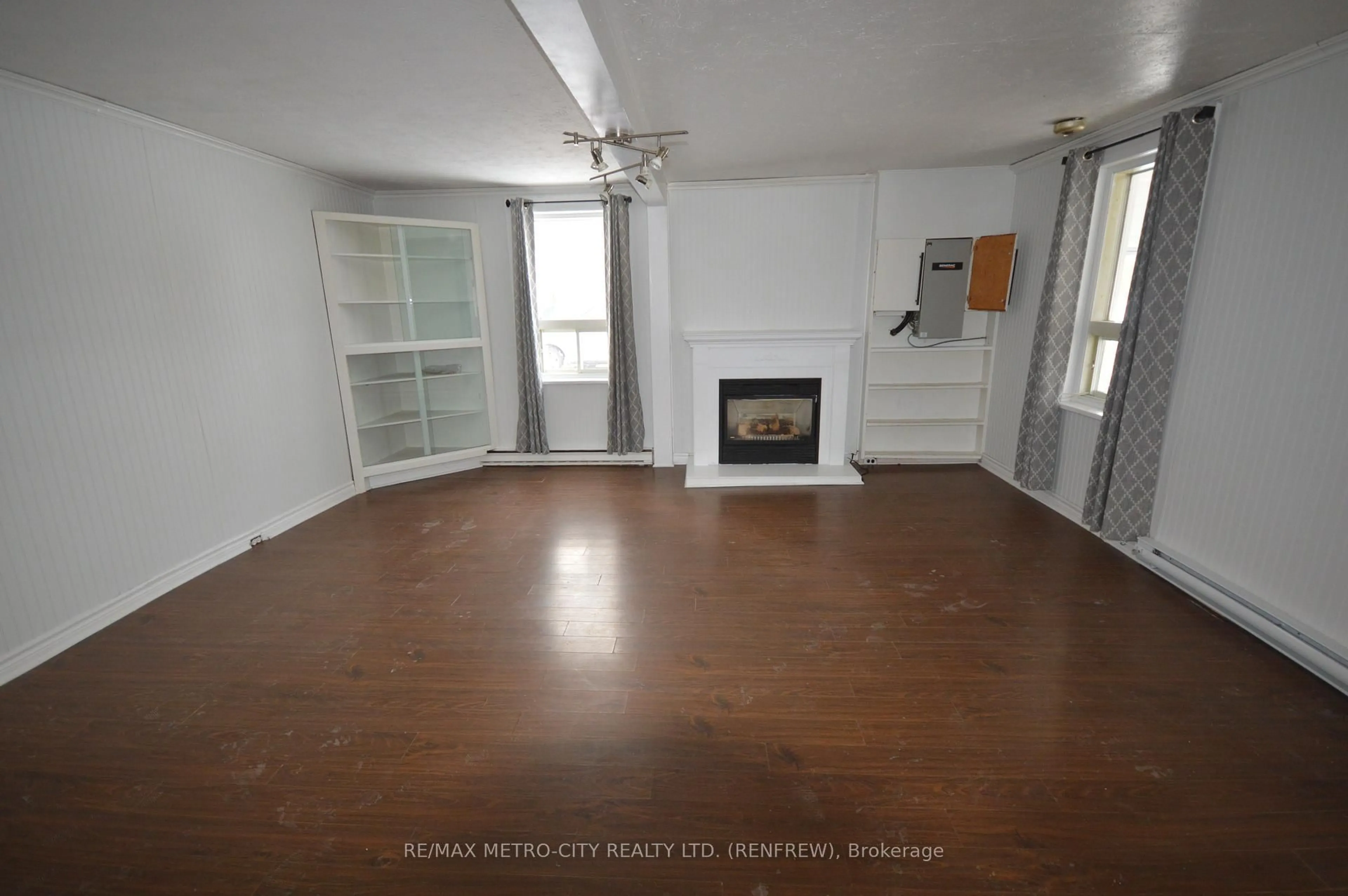 A pic of a room for 235 Renfrew Ave, Renfrew Ontario K7V 2Y7