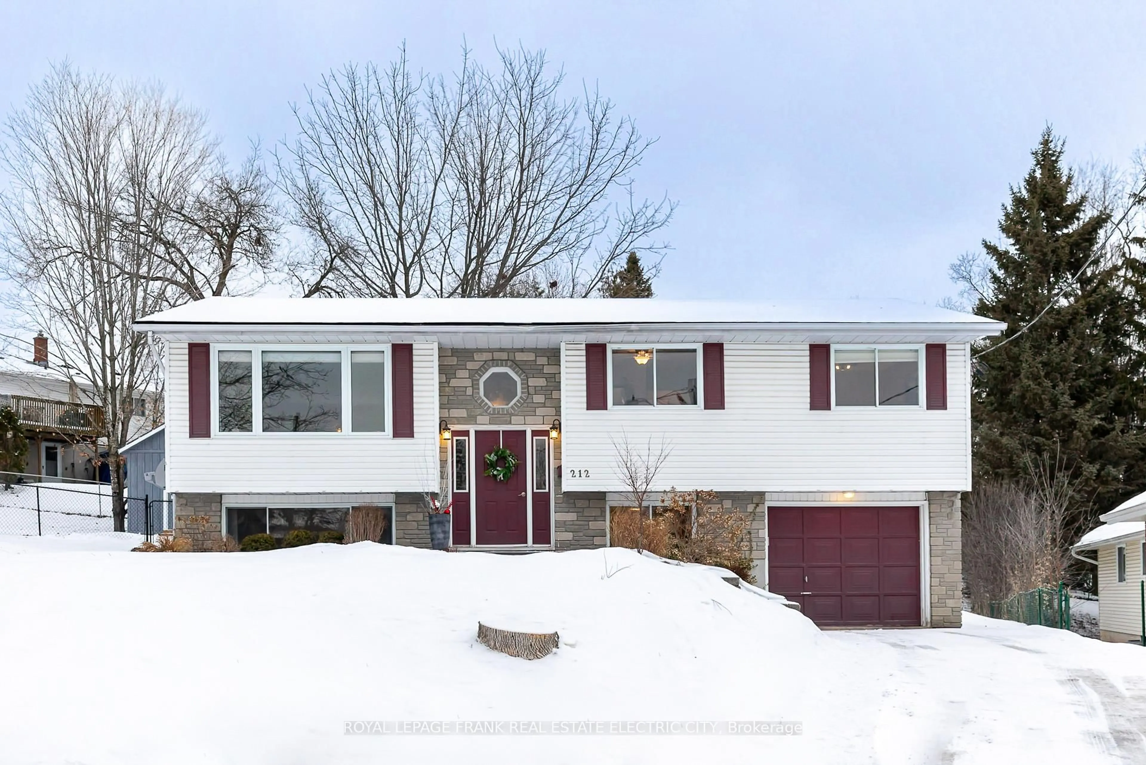 Home with vinyl exterior material, street for 212 Gallagher St, Peterborough Ontario K9H 5P5