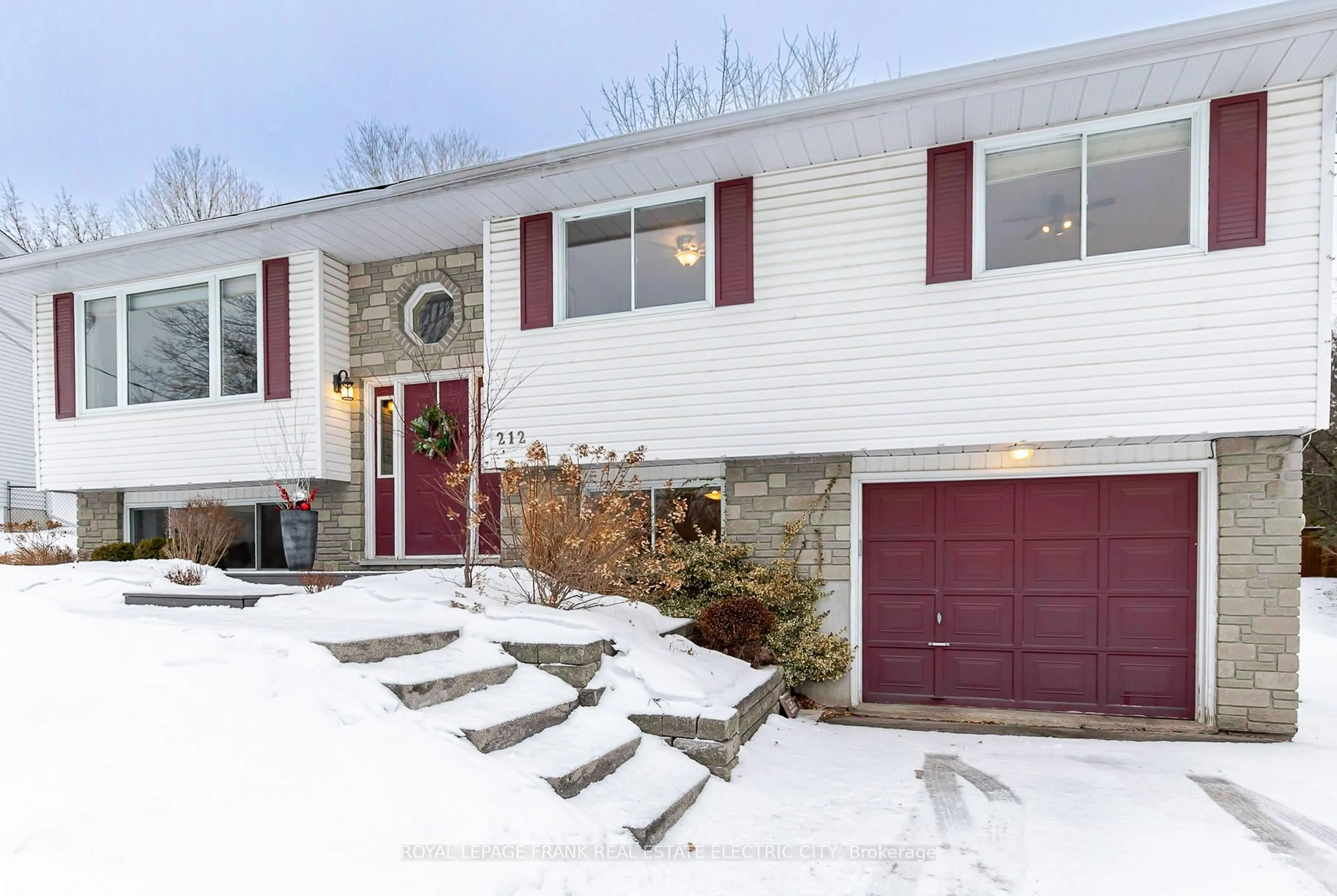 Home with vinyl exterior material, street for 212 Gallagher St, Peterborough Ontario K9H 5P5