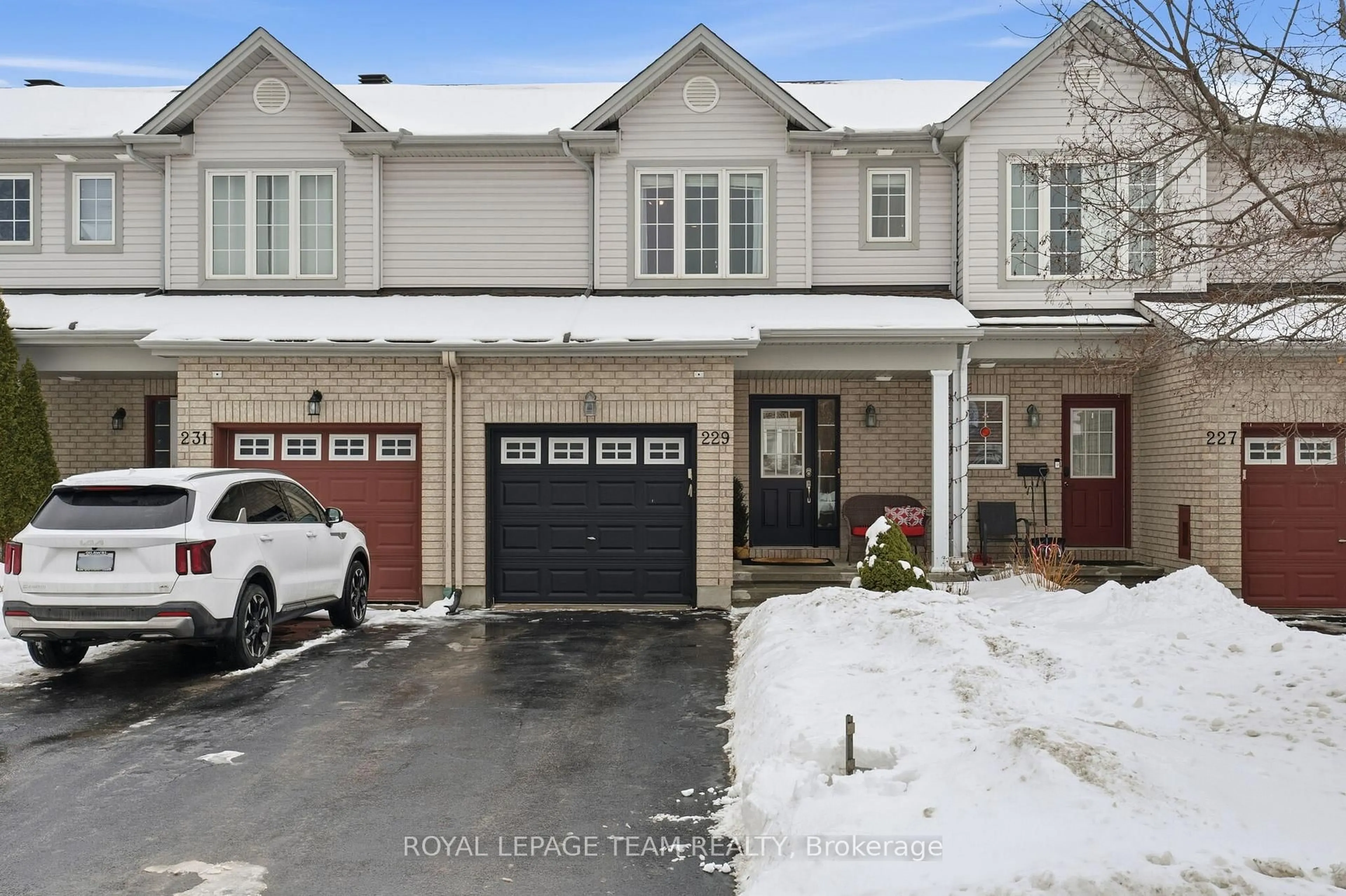 Unknown for 229 Opus St, Ottawa Ontario K2S 0J1