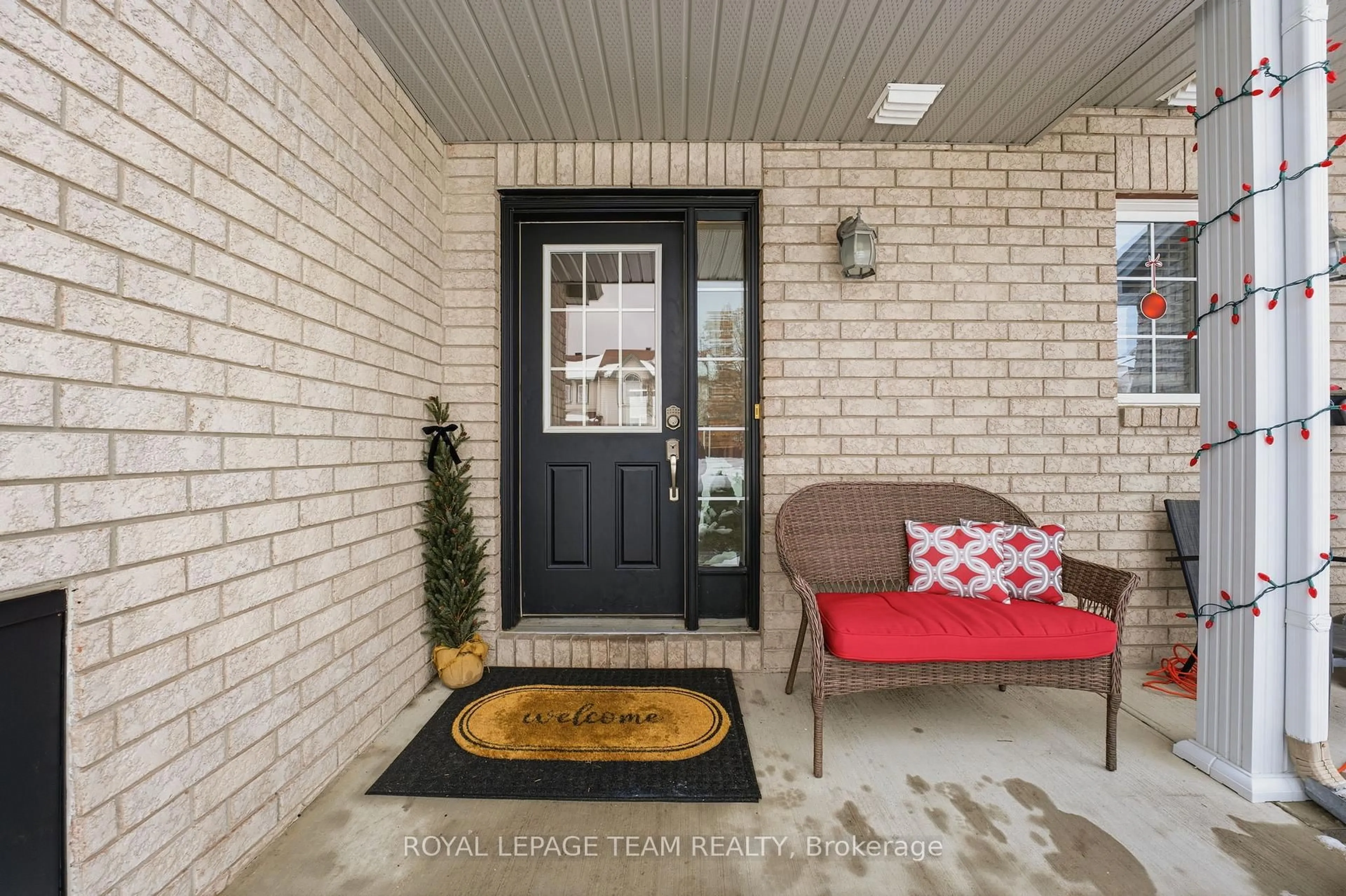 Indoor entryway for 229 Opus St, Ottawa Ontario K2S 0J1