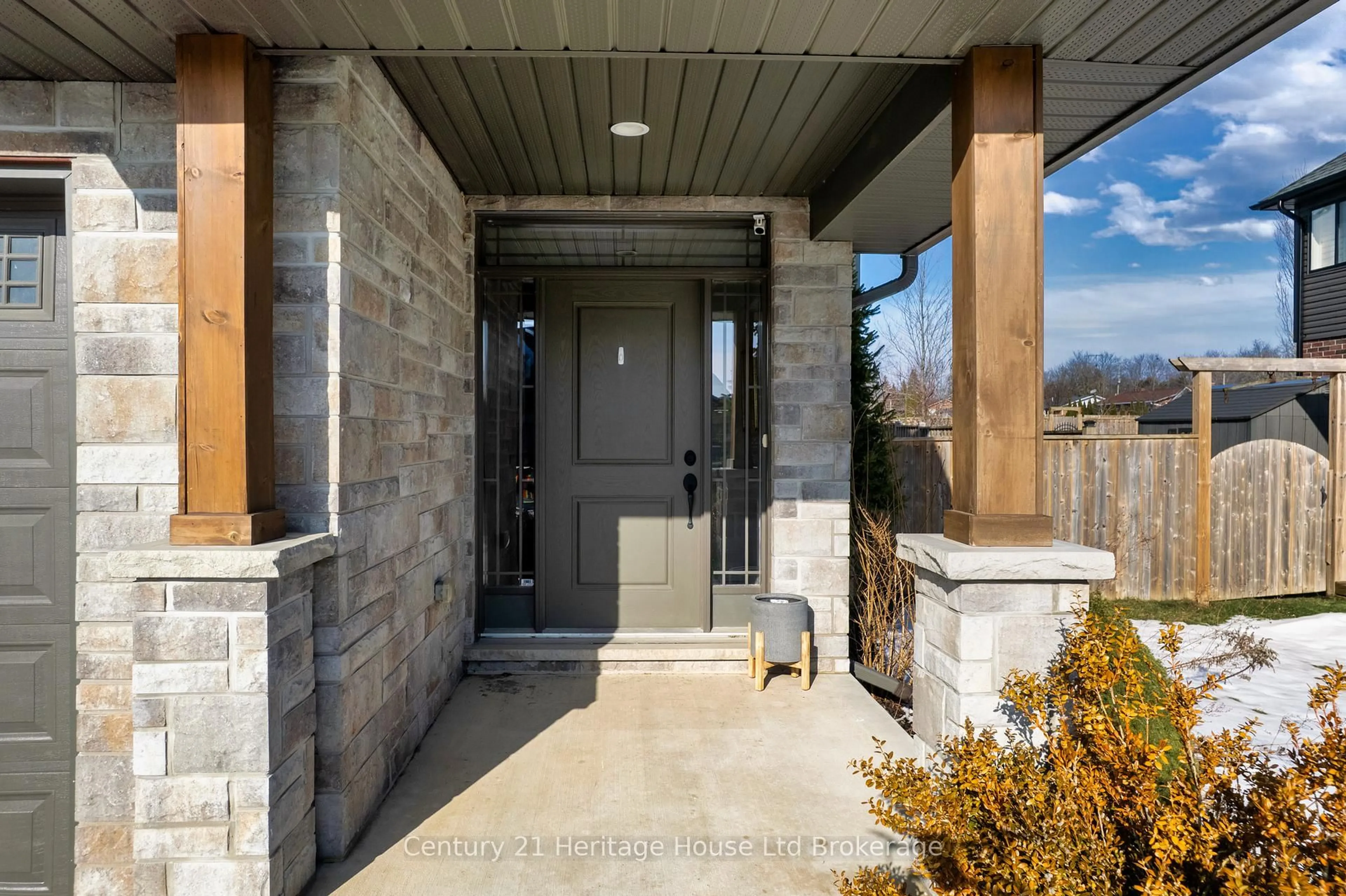 Indoor entryway for 81 Graydon Dr, South-West Oxford Ontario N0J 1N0