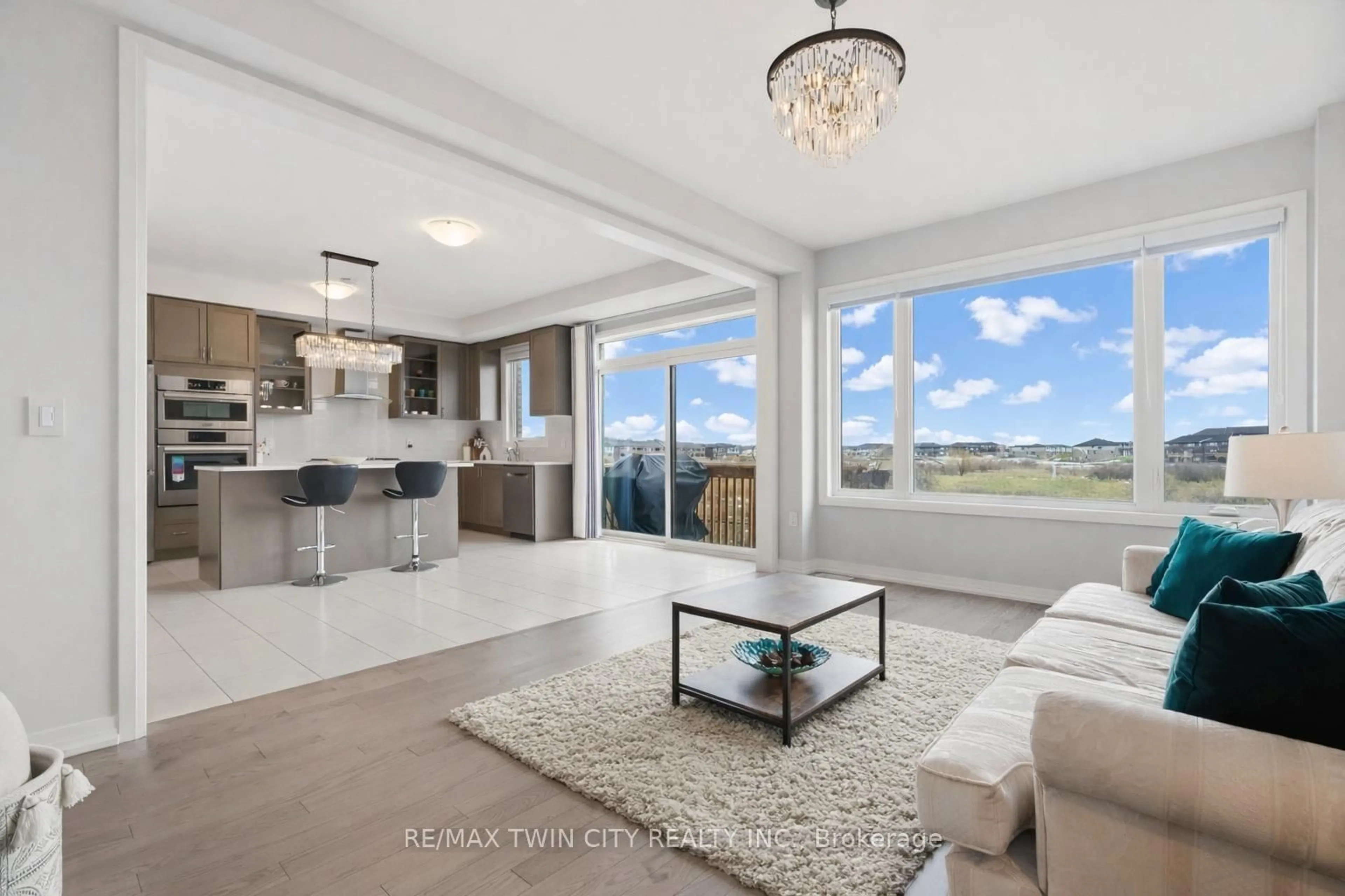 Open concept kitchen, ceramic/tile floor for 43 Blackburn St, Cambridge Ontario N2A 0M1