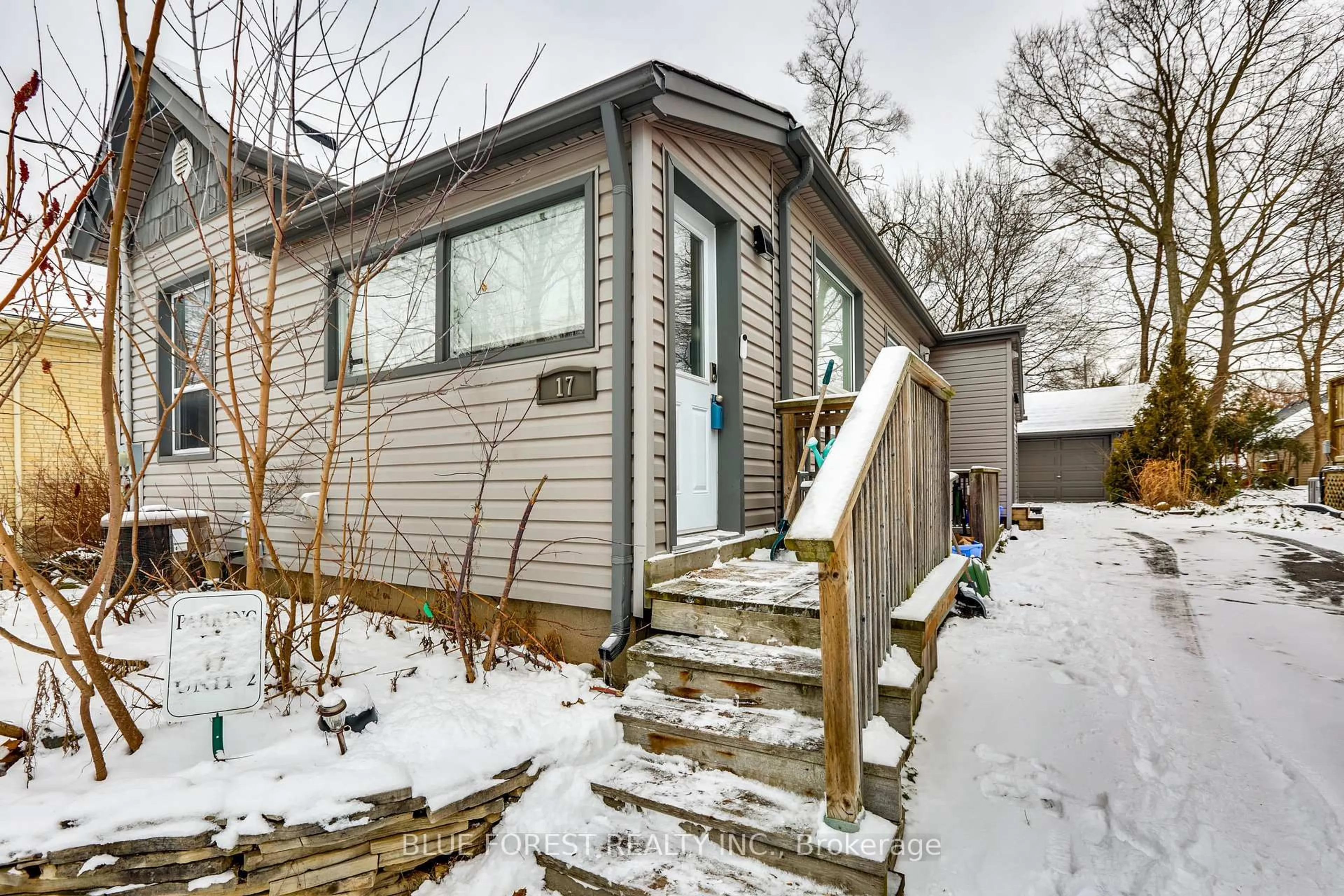 Shed for 17 Mcdonald Ave, London North Ontario N6G 1A9