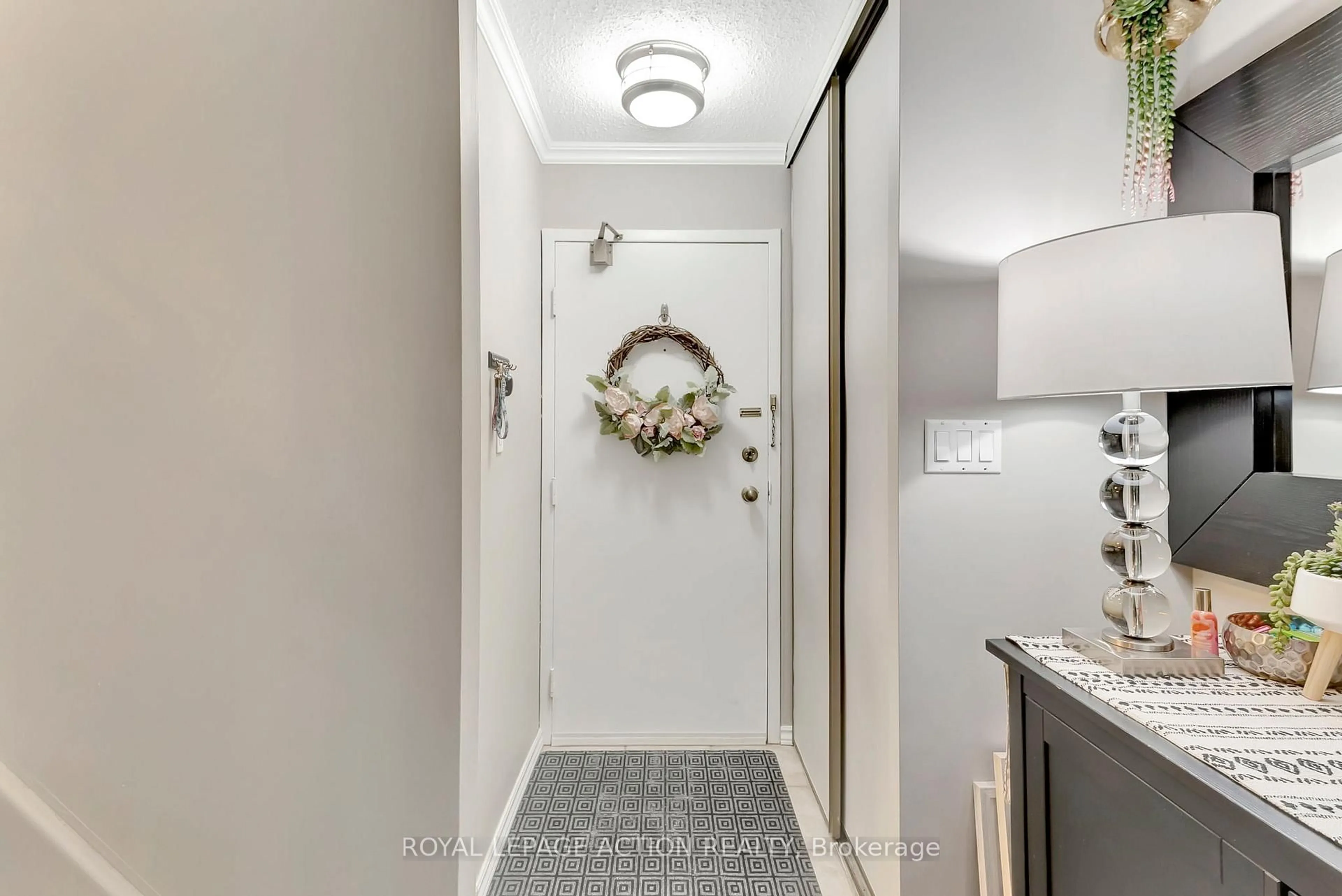 Indoor entryway for 36 Hayhurst Rd #159, Brantford Ontario N3R 6Y9