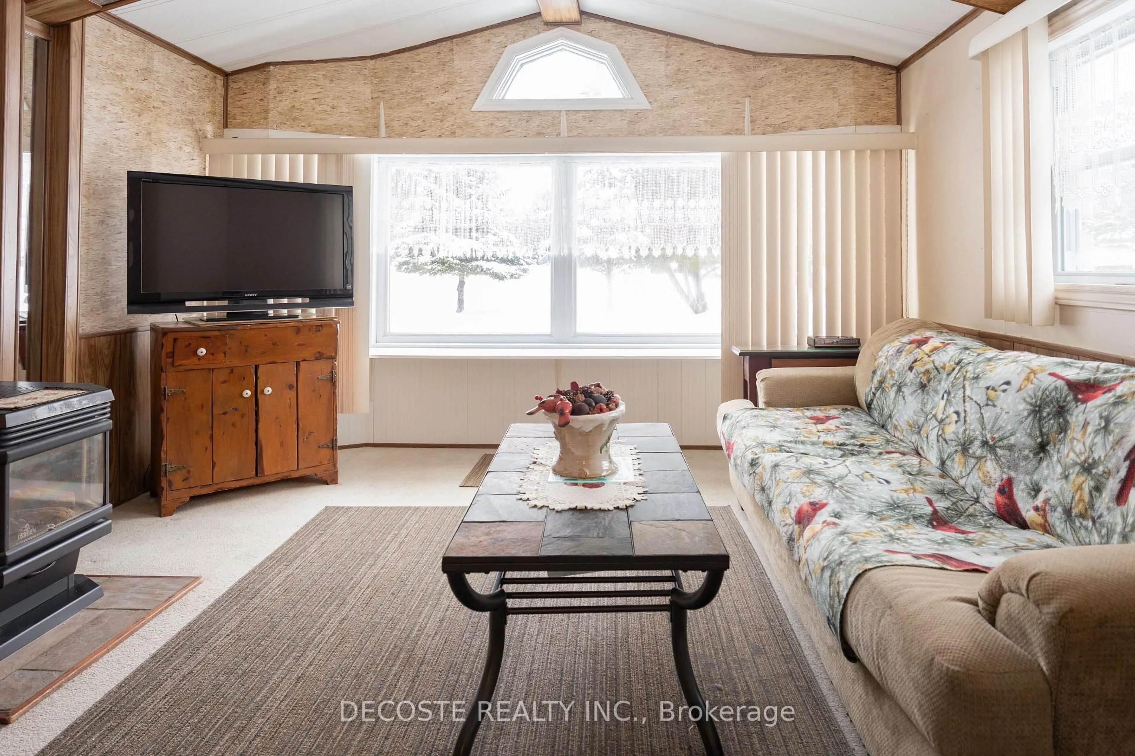 Living room with furniture, unknown for 3857 Bobby St, North Glengarry Ontario K0C 1A0