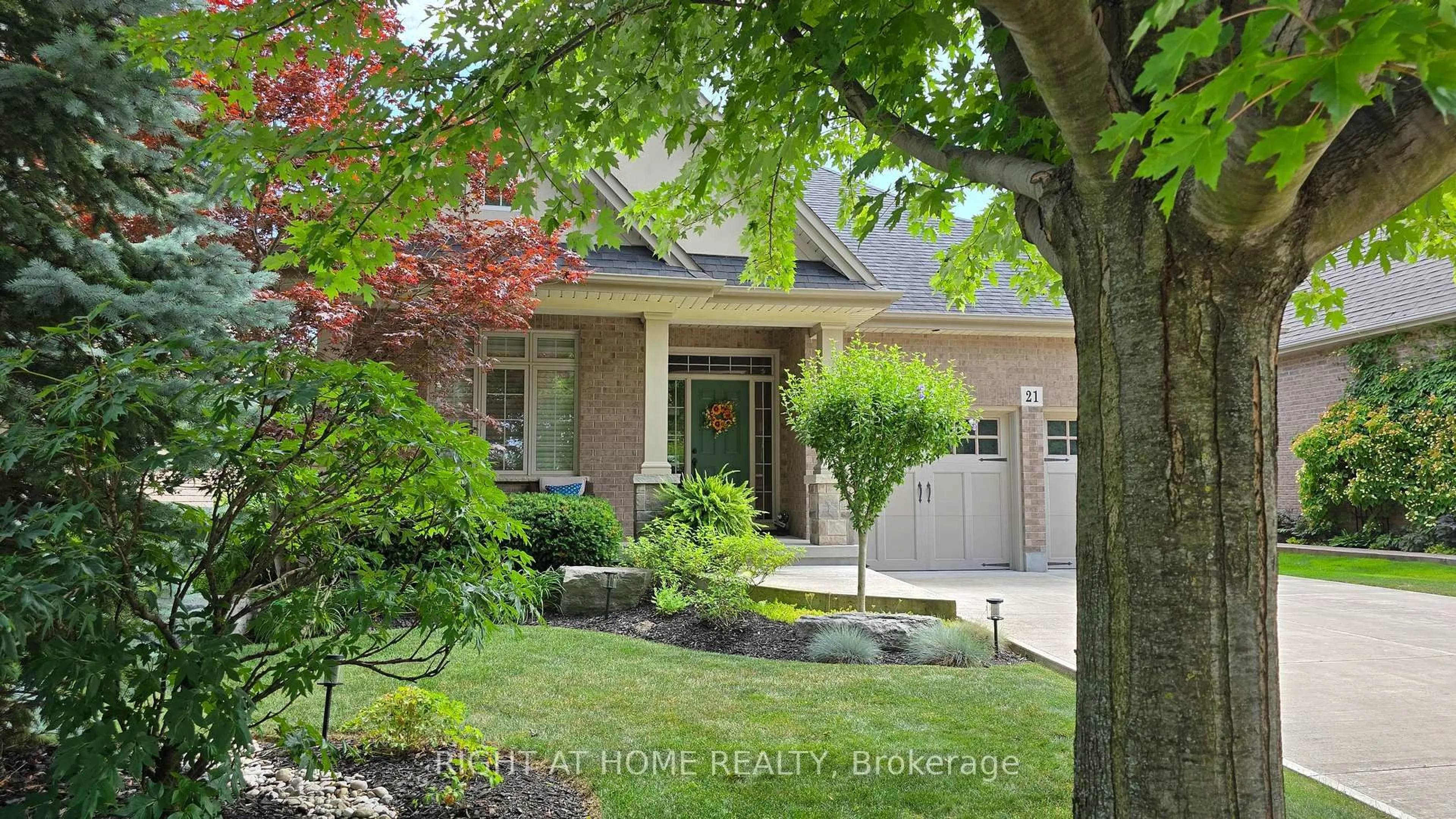 Home with brick exterior material, street for 21 Tulip Tree Rd, Niagara-on-the-Lake Ontario L0S 1J1