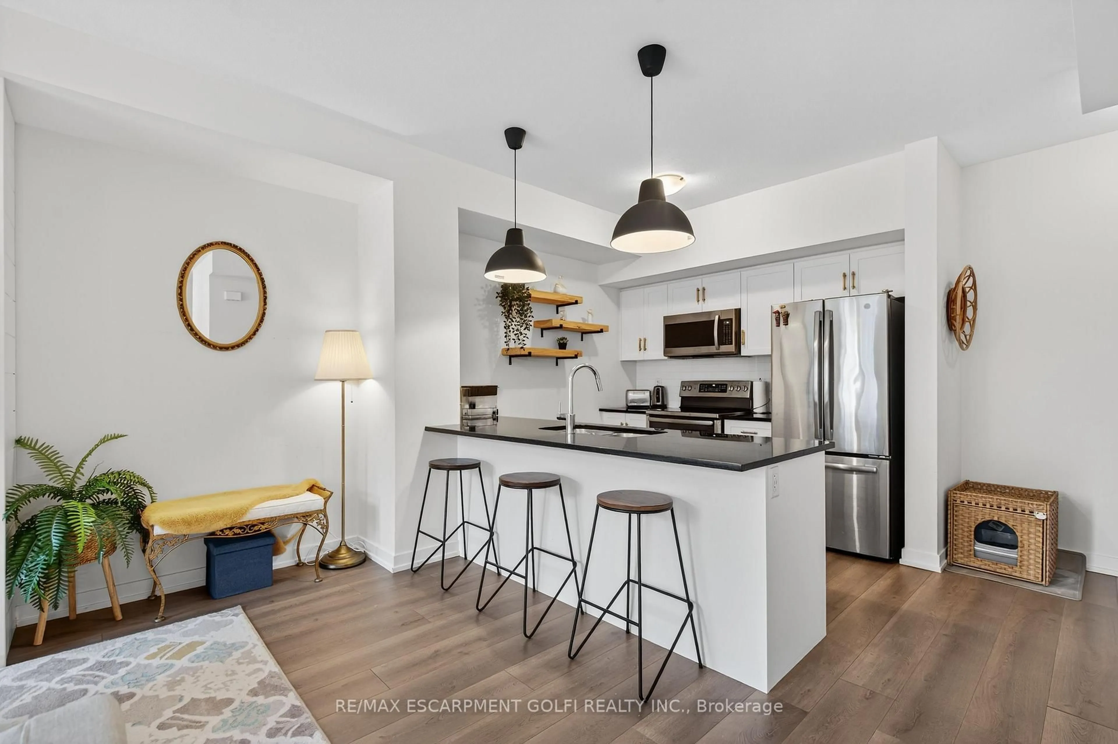 Open concept kitchen, unknown for 288 GLOVER Rd #21, Hamilton Ontario L8E 5H6