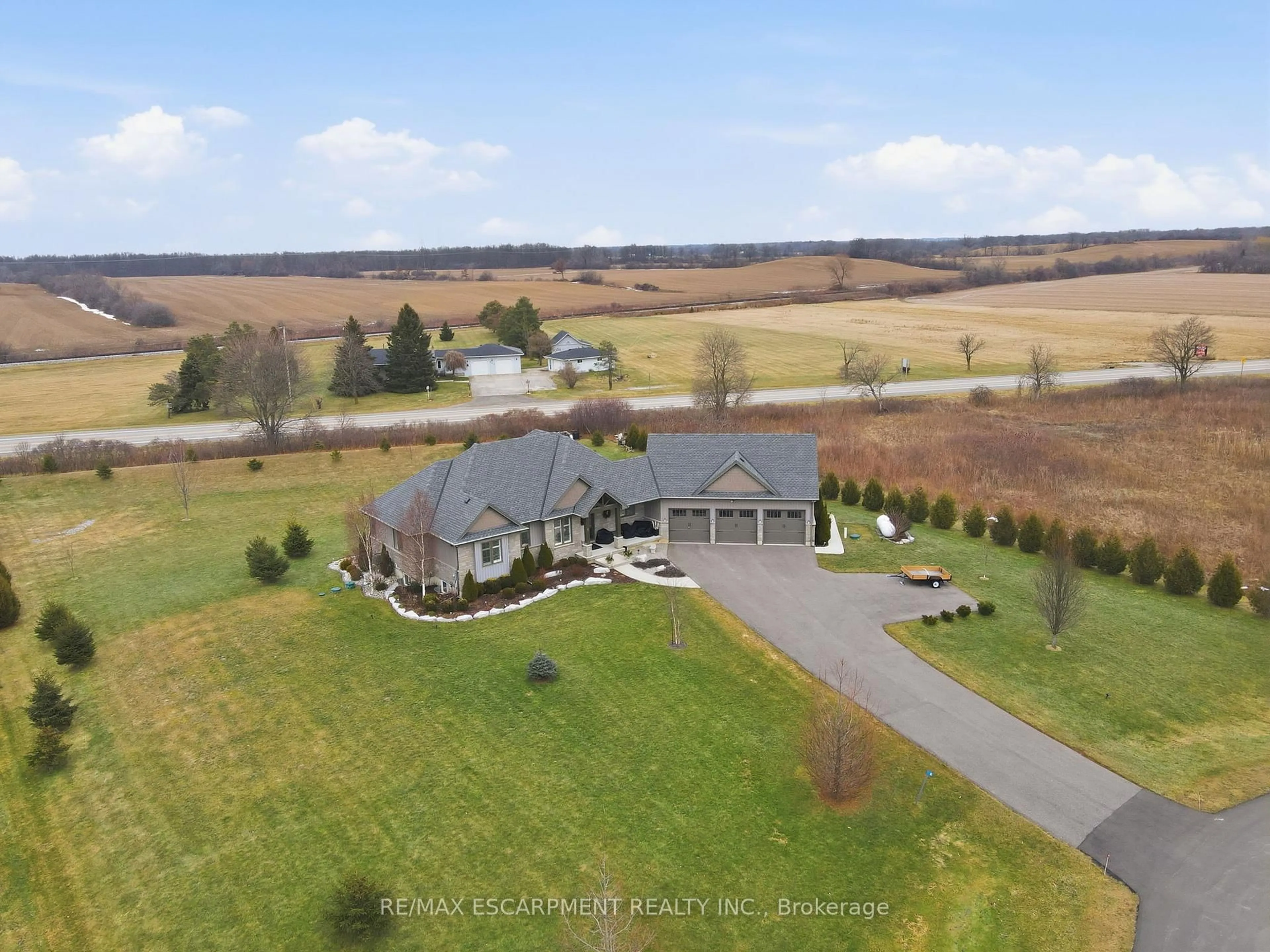 A pic from outside/outdoor area/front of a property/back of a property/a pic from drone, water/lake/river/ocean view for 6 MacNeil Crt, Brant Ontario N3S 0G3