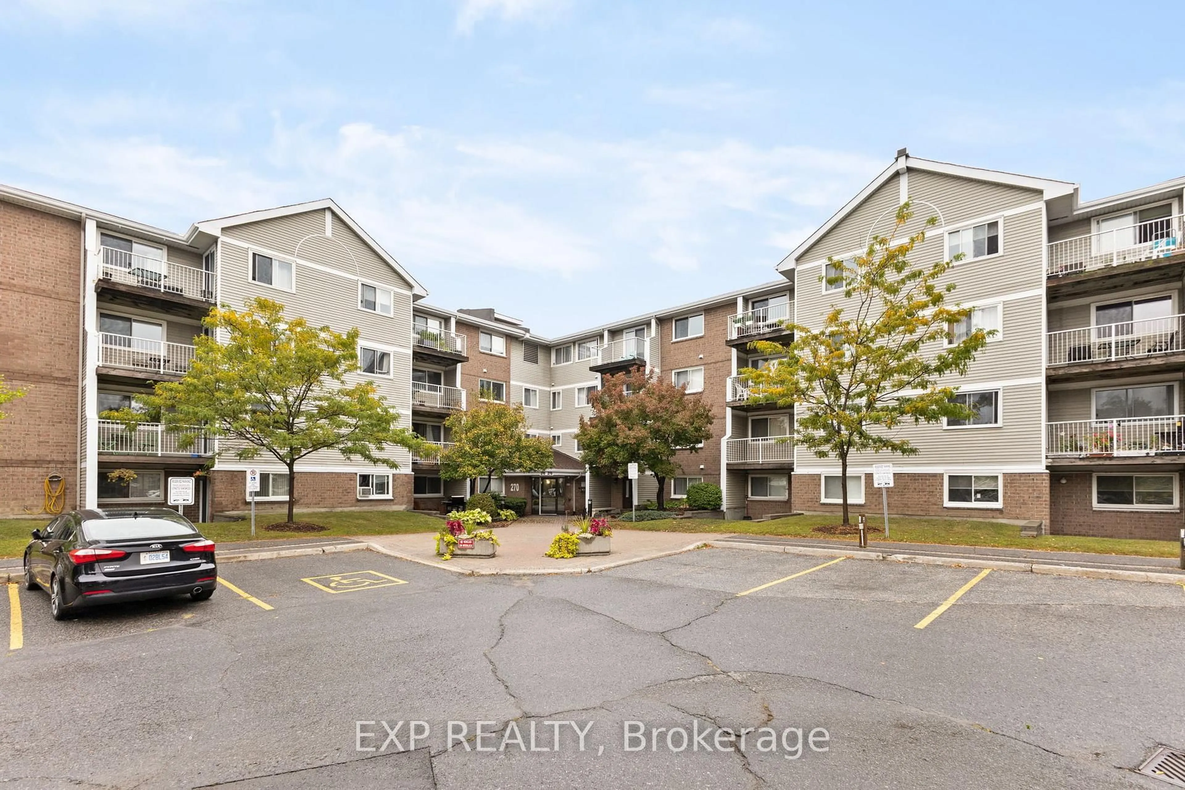 Unknown for 270 Brittany Dr #304, Ottawa Ontario K1K 4M3