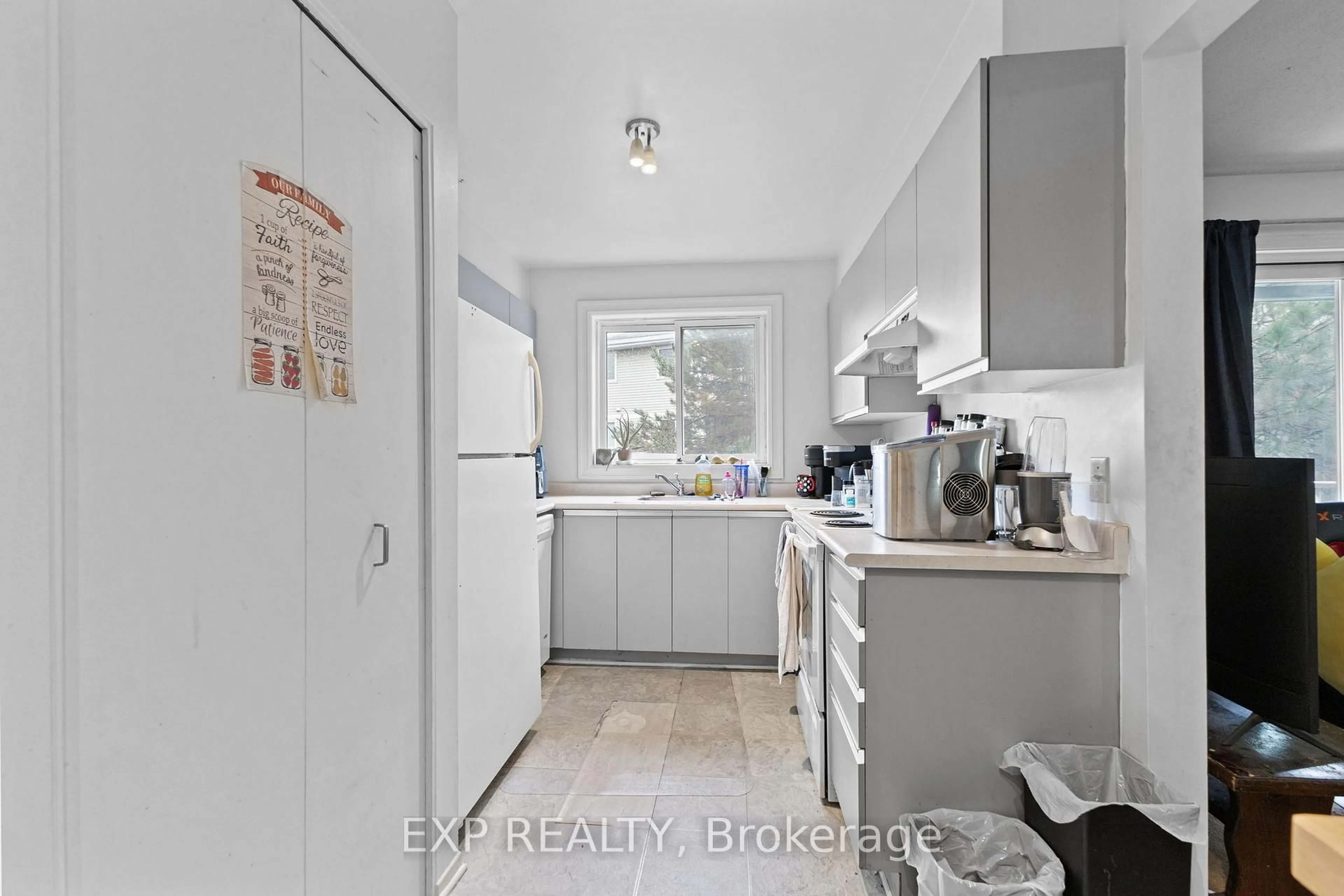 Standard kitchen, unknown for 270 Brittany Dr #304, Ottawa Ontario K1K 4M3